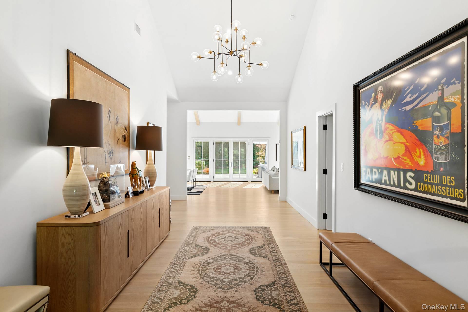 10 Wagon Lane, East Hampton, NY 11937