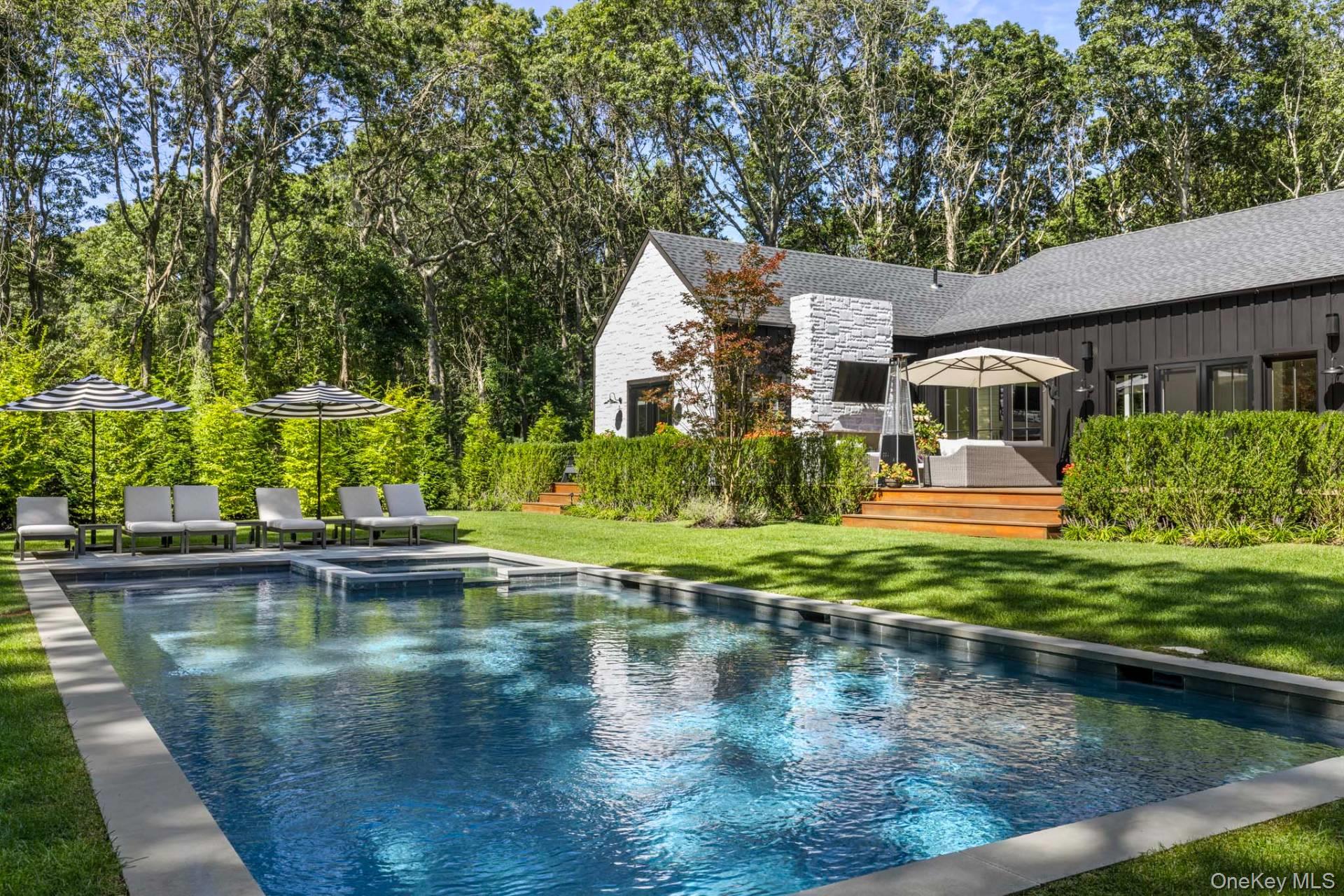 10 Wagon Lane, East Hampton, NY 11937