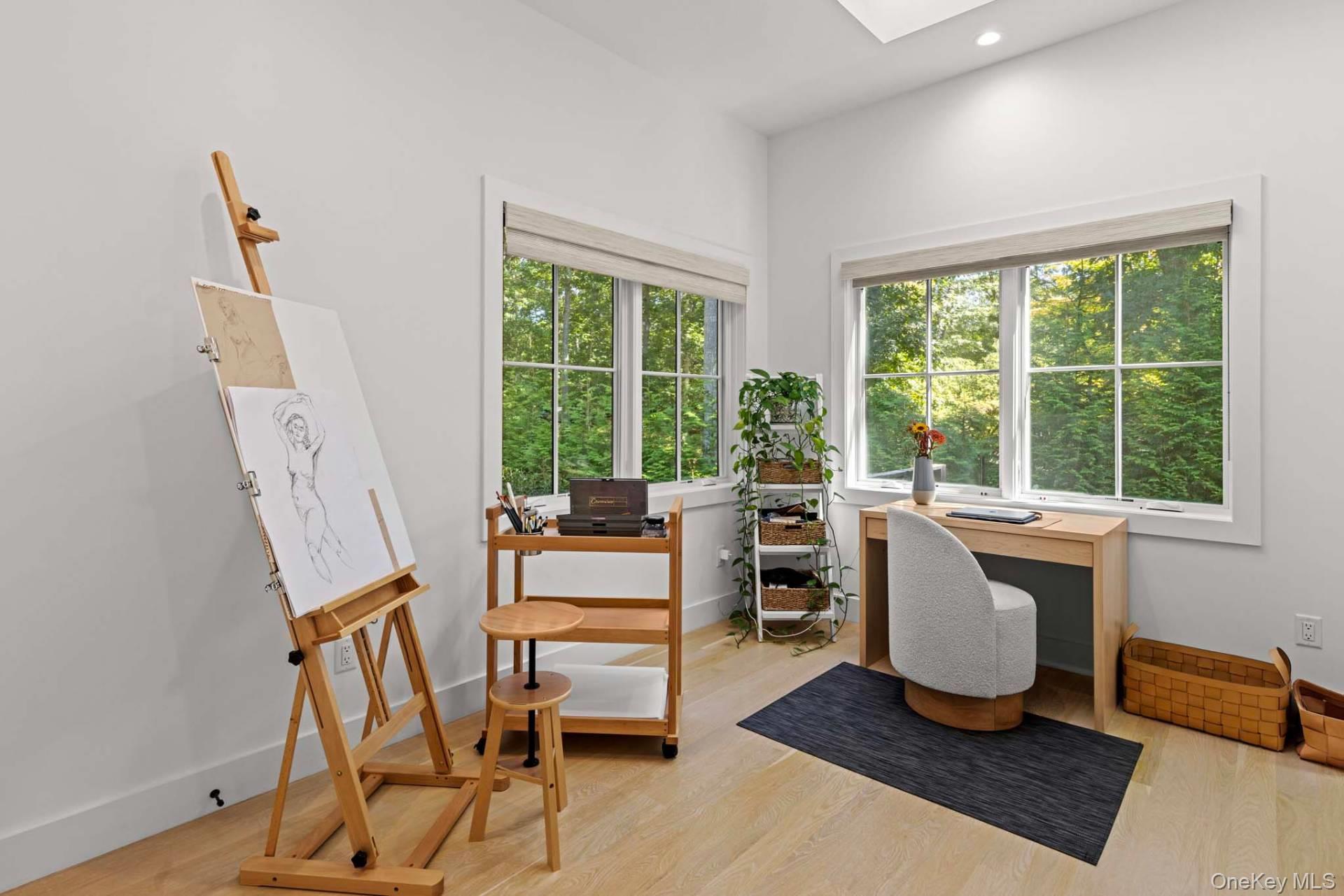 10 Wagon Lane, East Hampton, NY 11937