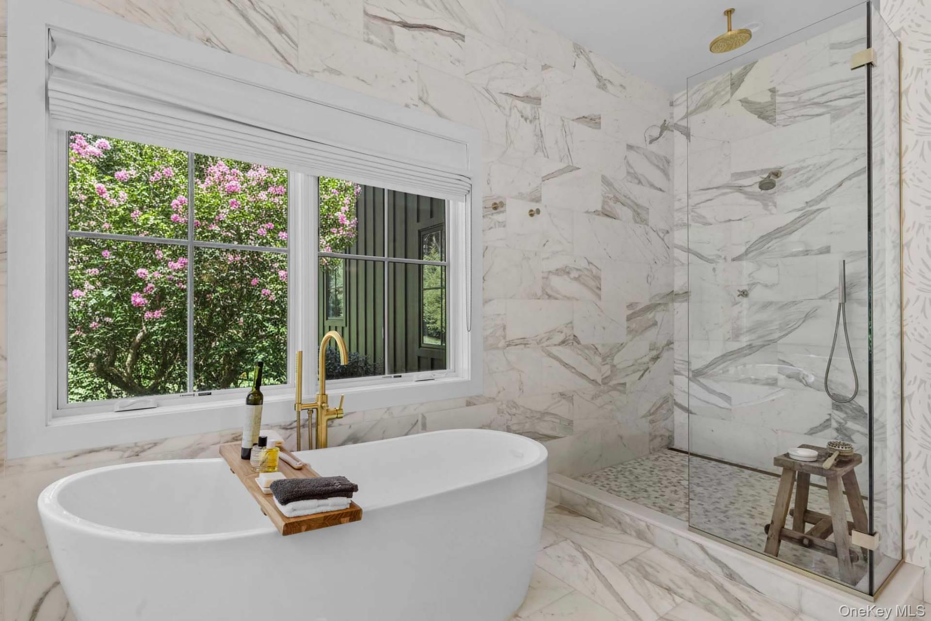 10 Wagon Lane, East Hampton, NY 11937