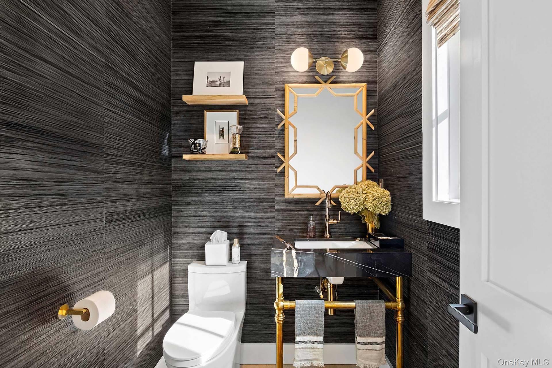 10 Wagon Lane, East Hampton, NY 11937