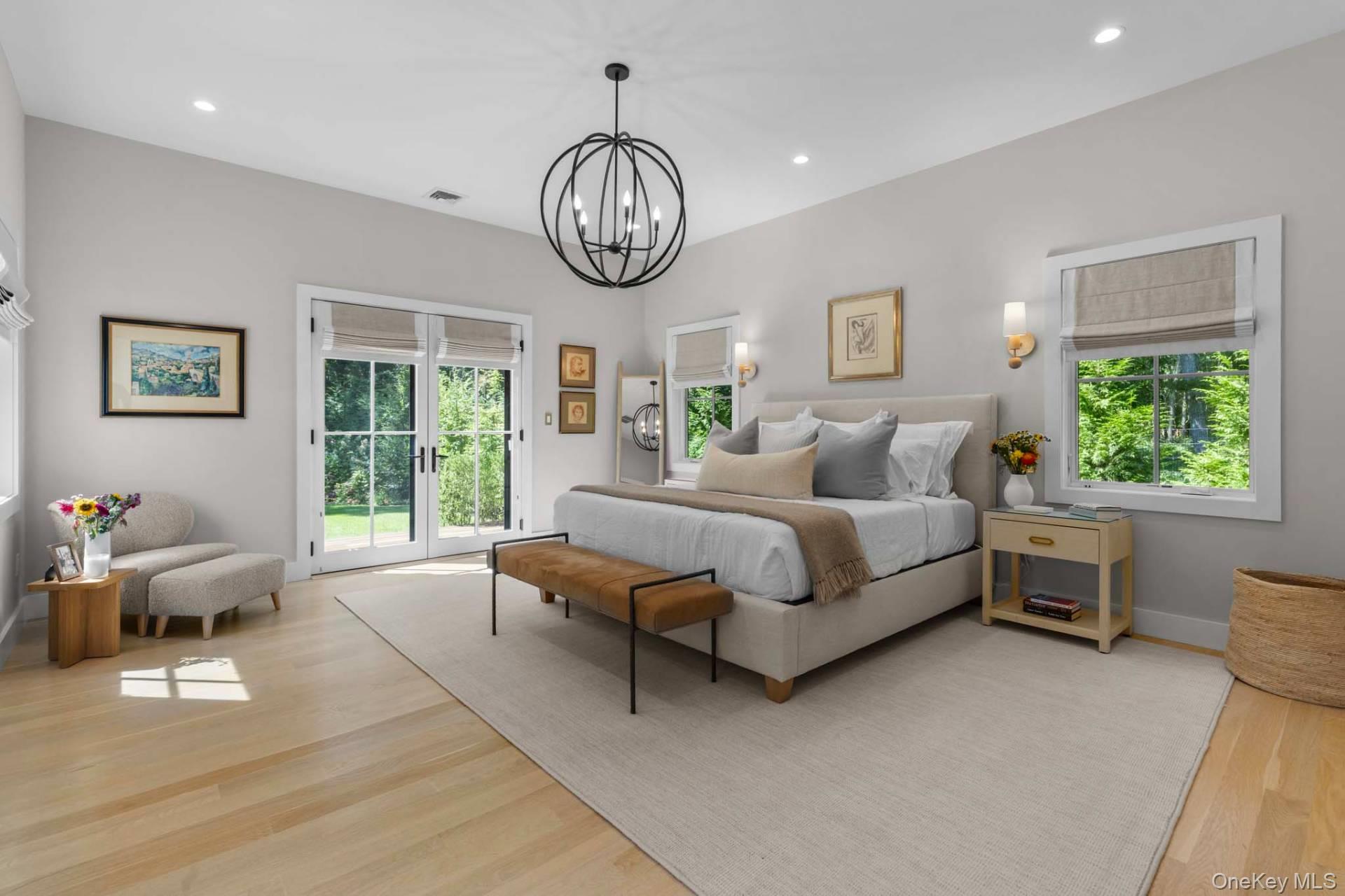 10 Wagon Lane, East Hampton, NY 11937