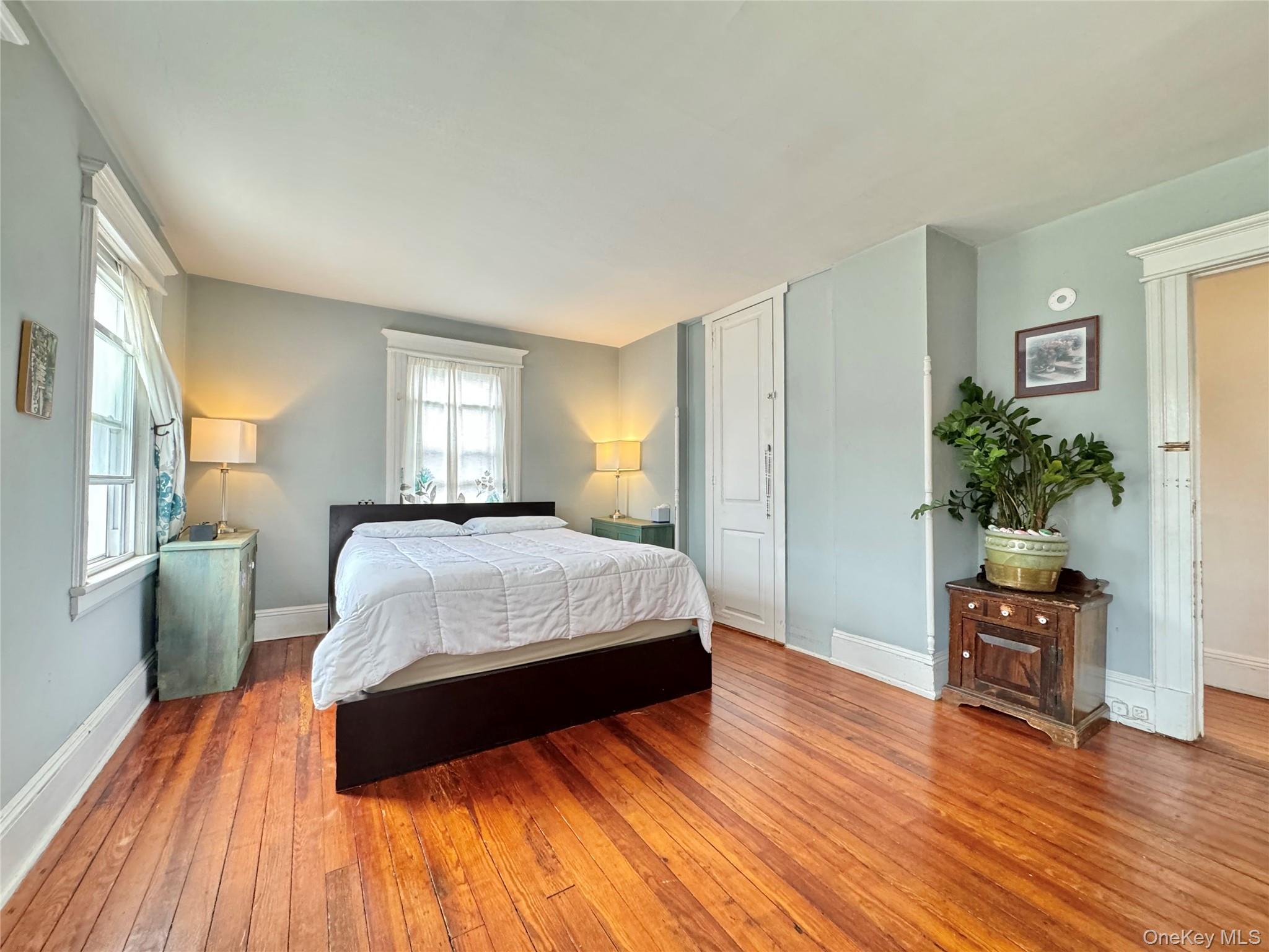 32 Herbert Avenue, Port Washington, NY 11050