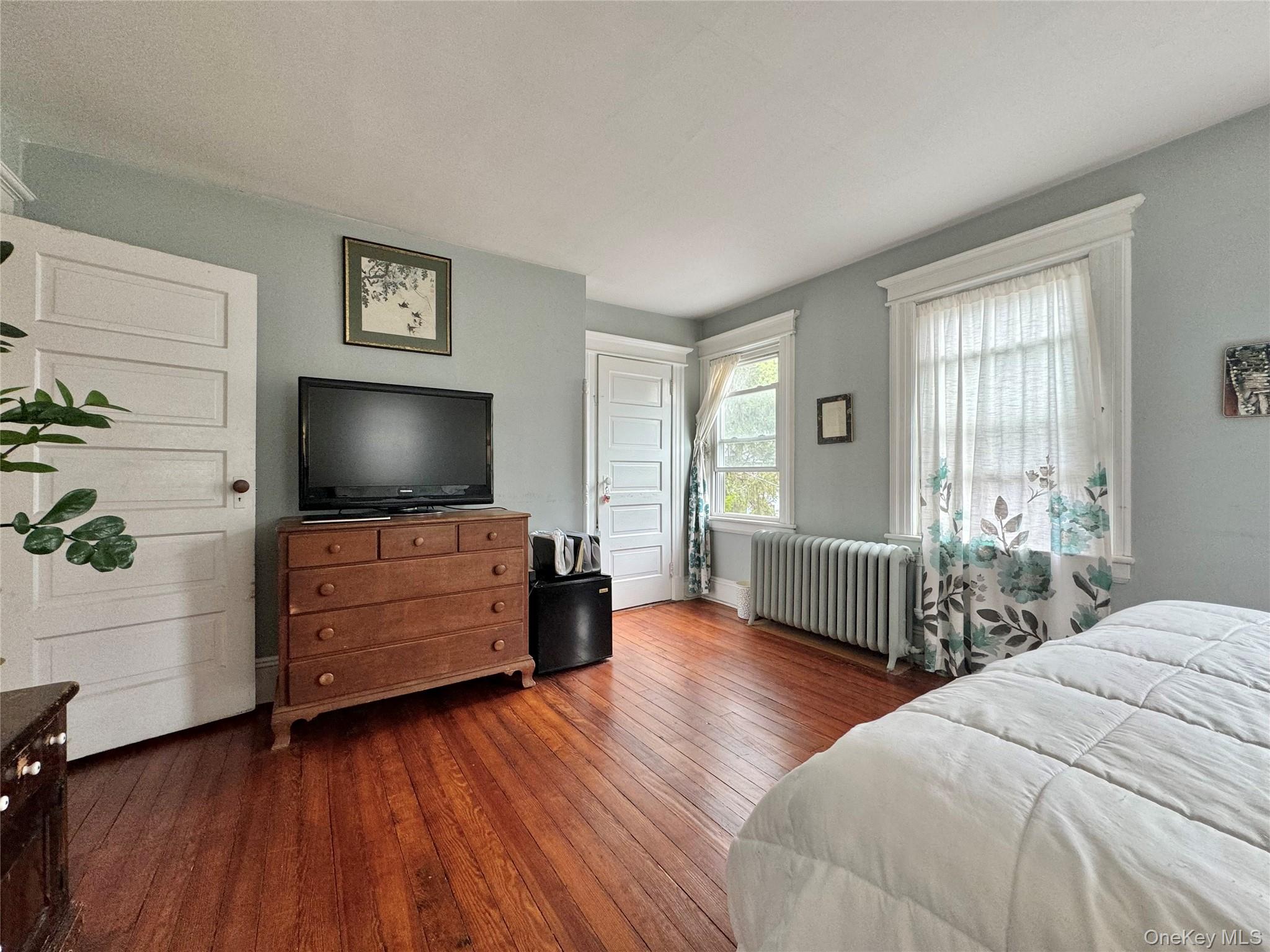 32 Herbert Avenue, Port Washington, NY 11050