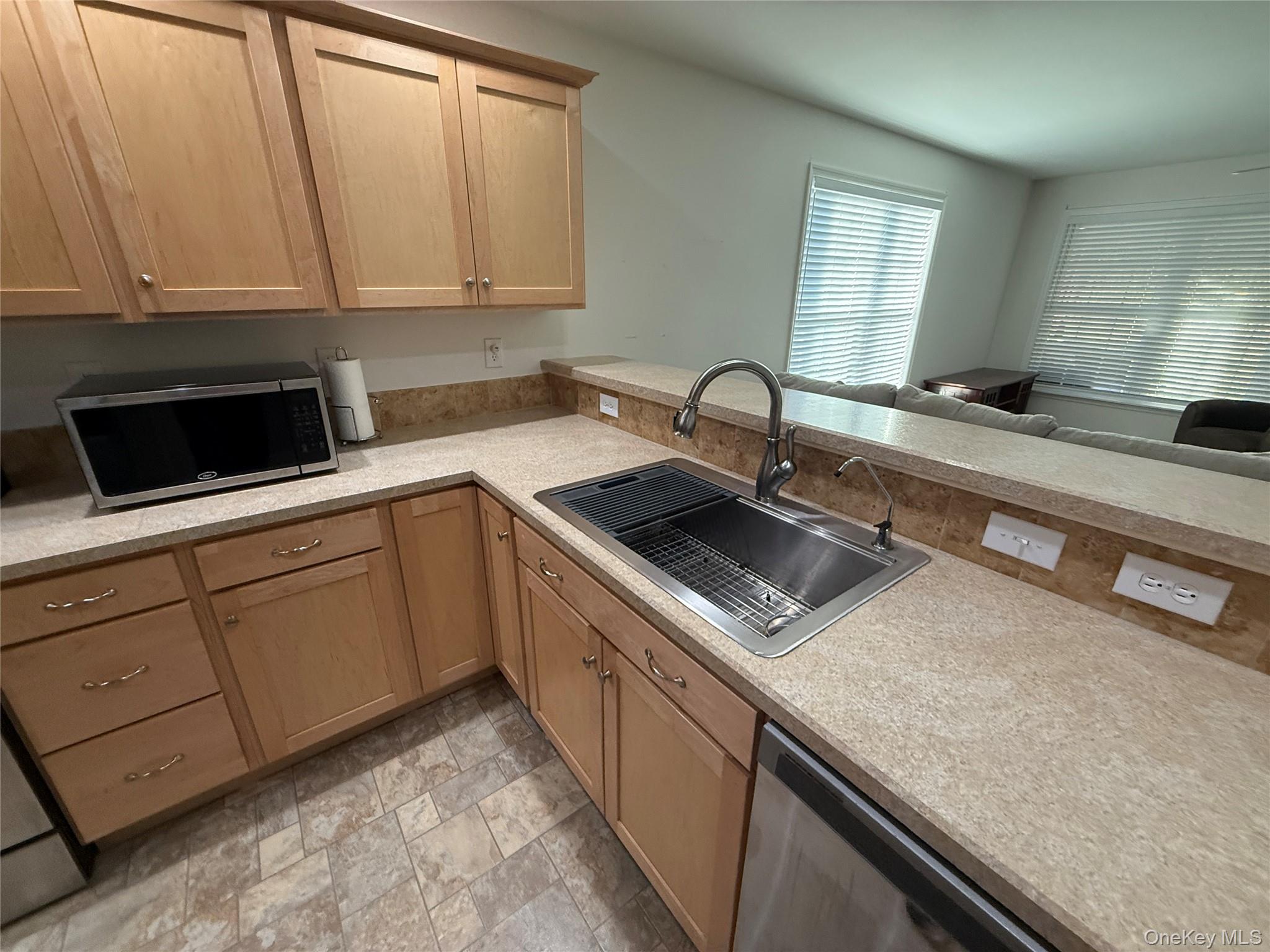 223 Brittany Terrace # 223, Rock Tavern, NY 12575