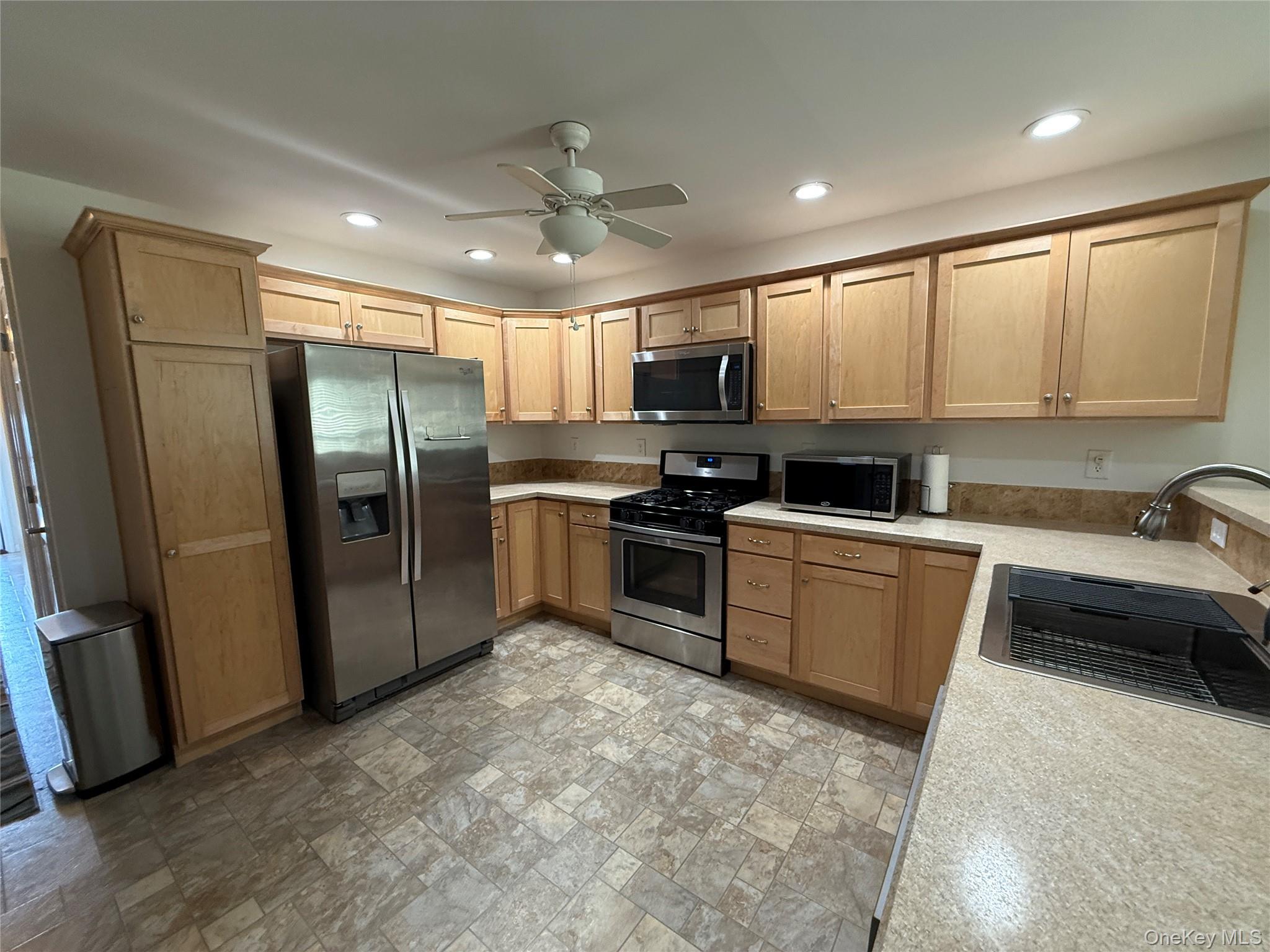 223 Brittany Terrace # 223, Rock Tavern, NY 12575