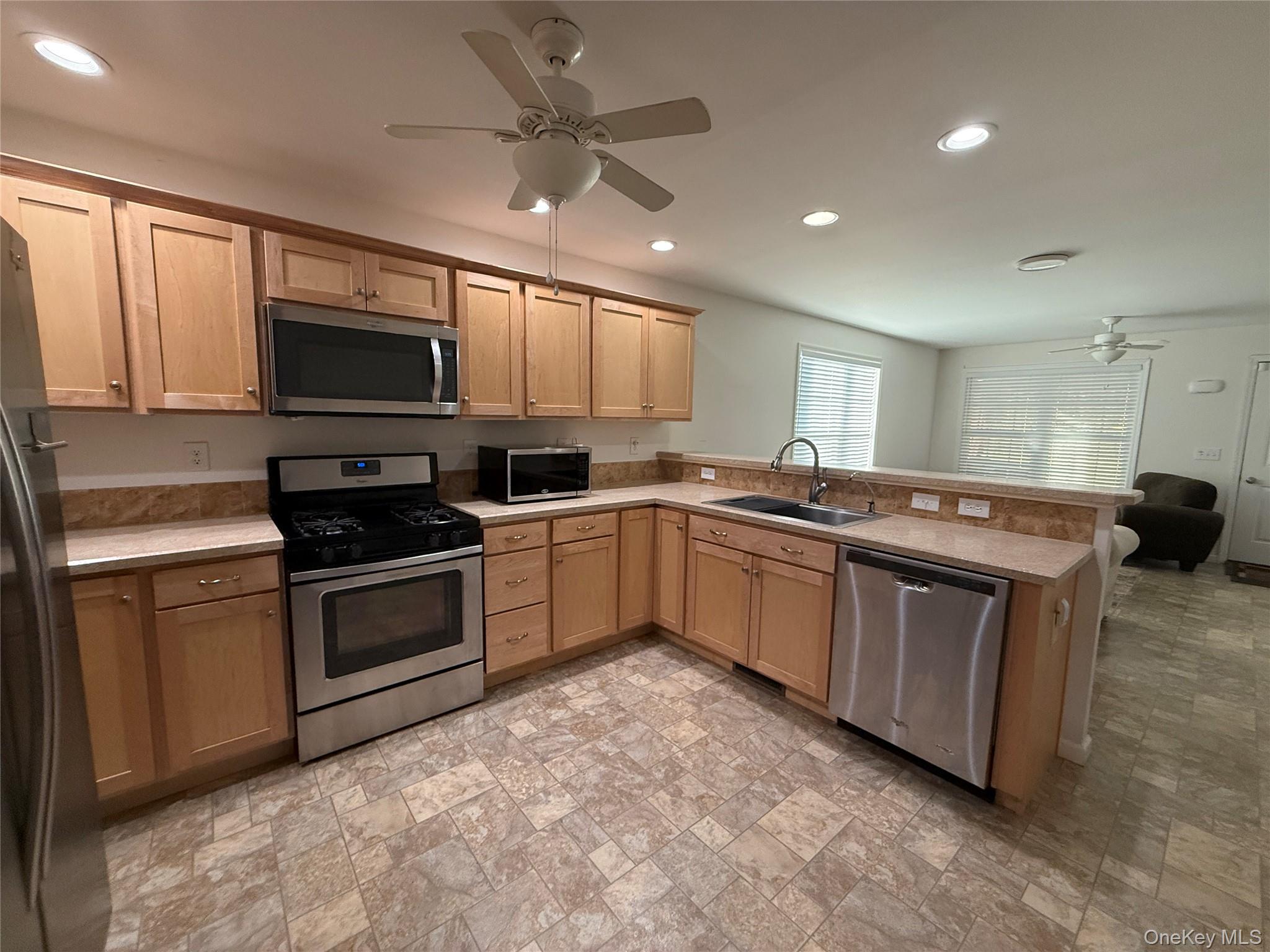 223 Brittany Terrace # 223, Rock Tavern, NY 12575