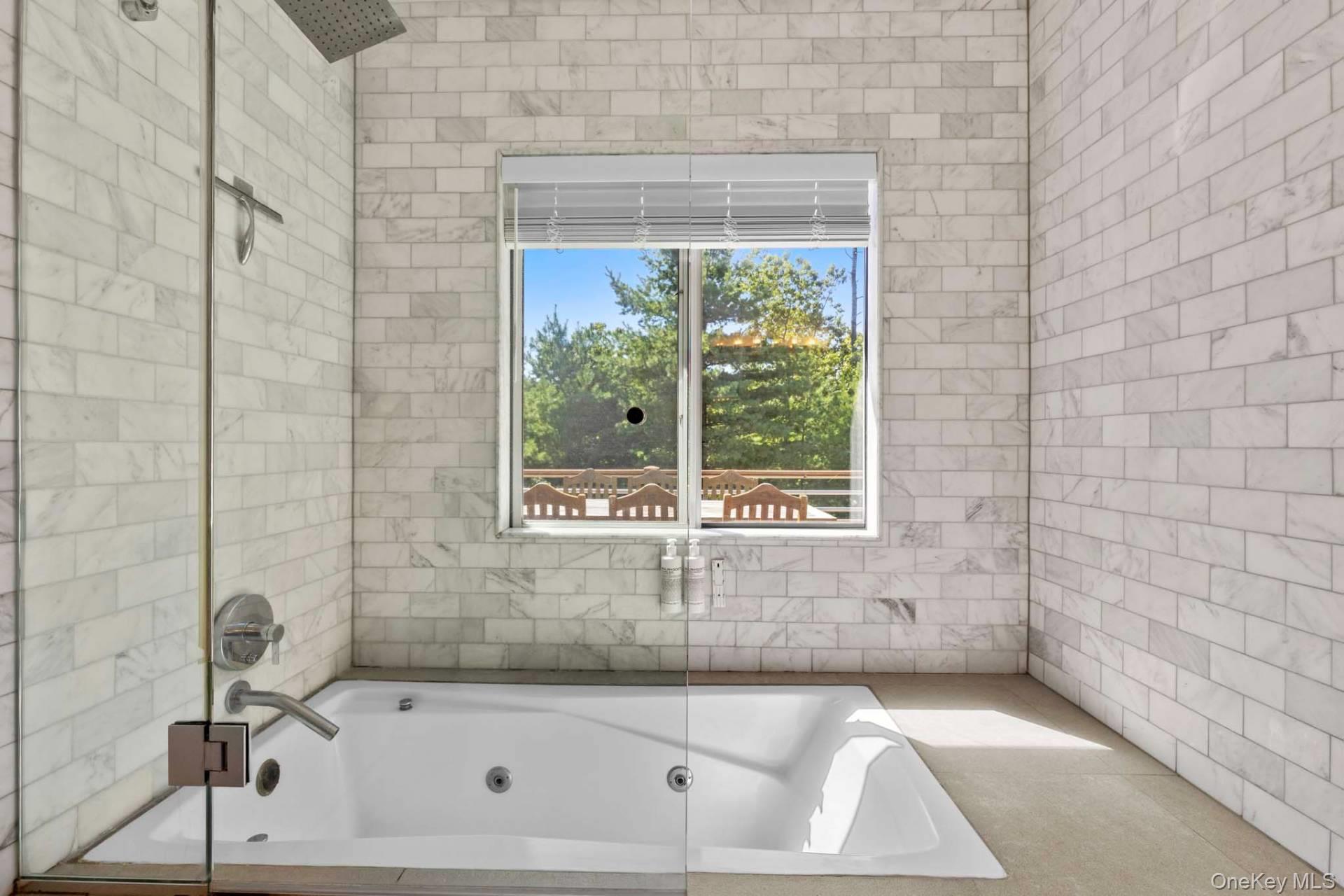 65 Edwards Hole Road, East Hampton, NY 11937