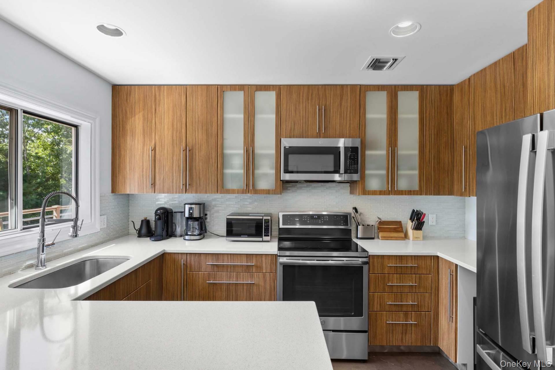 65 Edwards Hole Road, East Hampton, NY 11937