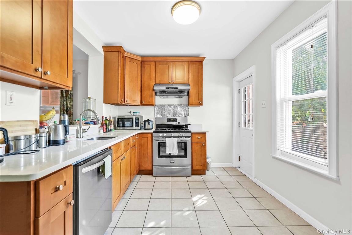 102-16 85th Drive, Richmond Hill, NY 11418