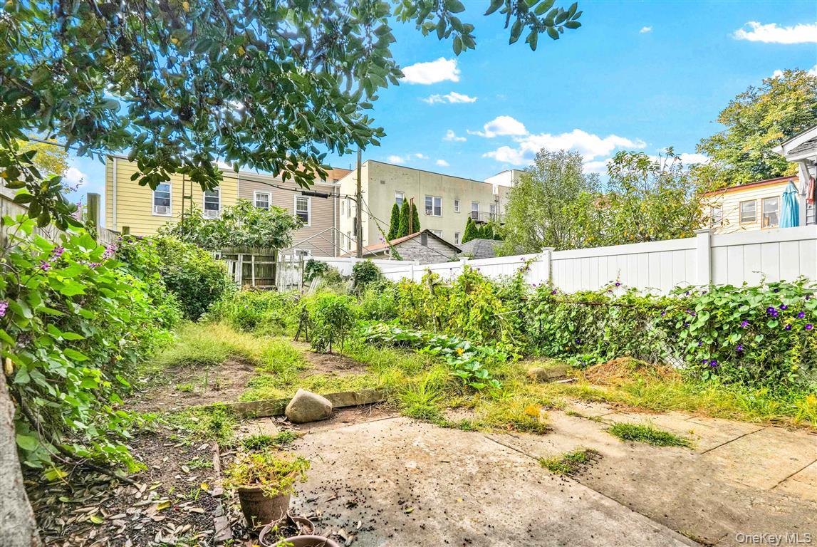 102-16 85th Drive, Richmond Hill, NY 11418