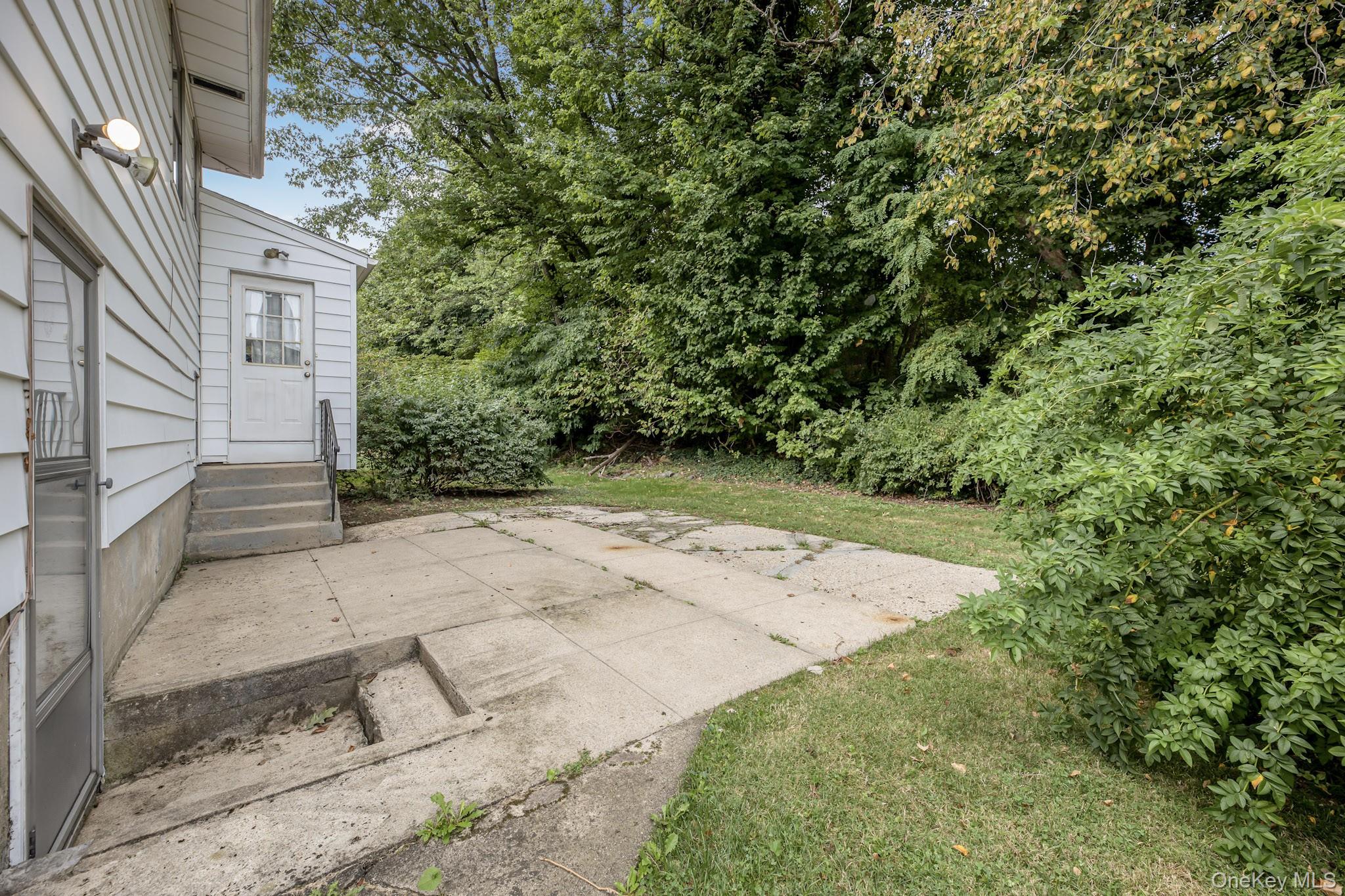 33 Eisenhower Drive, Yonkers, NY 10710