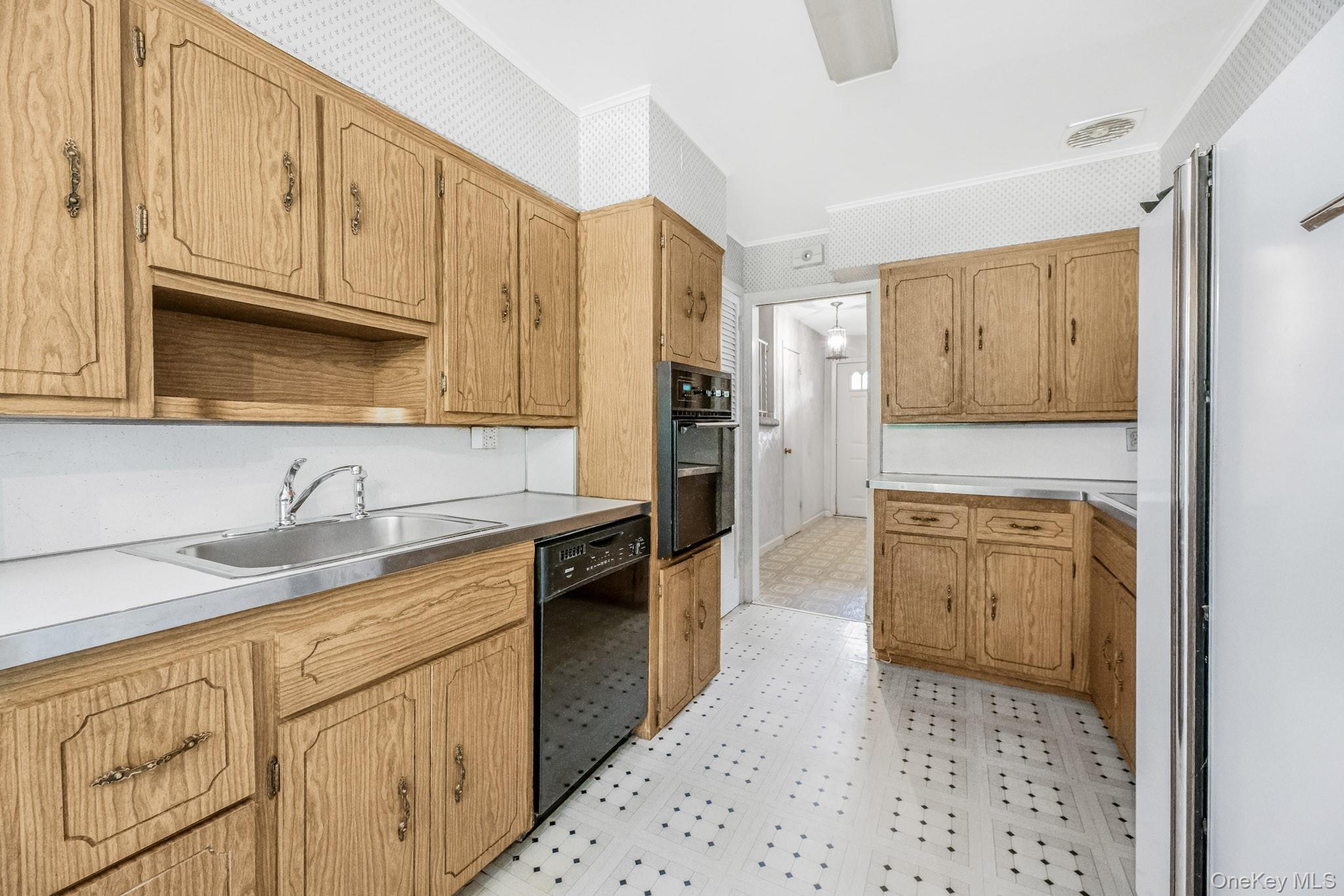 33 Eisenhower Drive, Yonkers, NY 10710