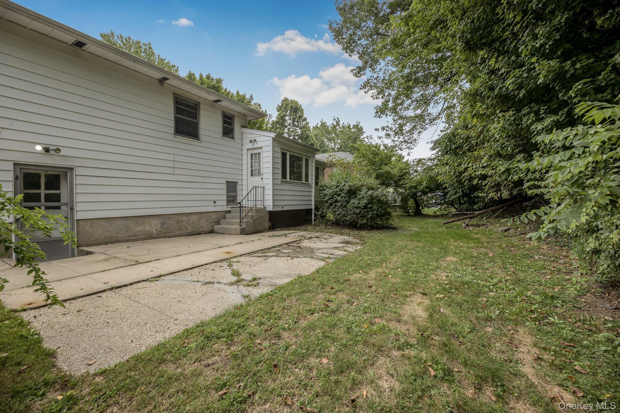 33 Eisenhower Drive, Yonkers, NY 10710