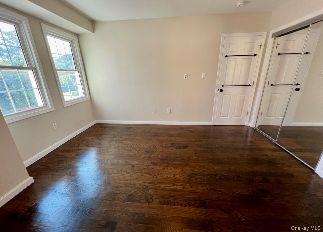 5 Lawrence Avenue, Lynbrook, NY 11563