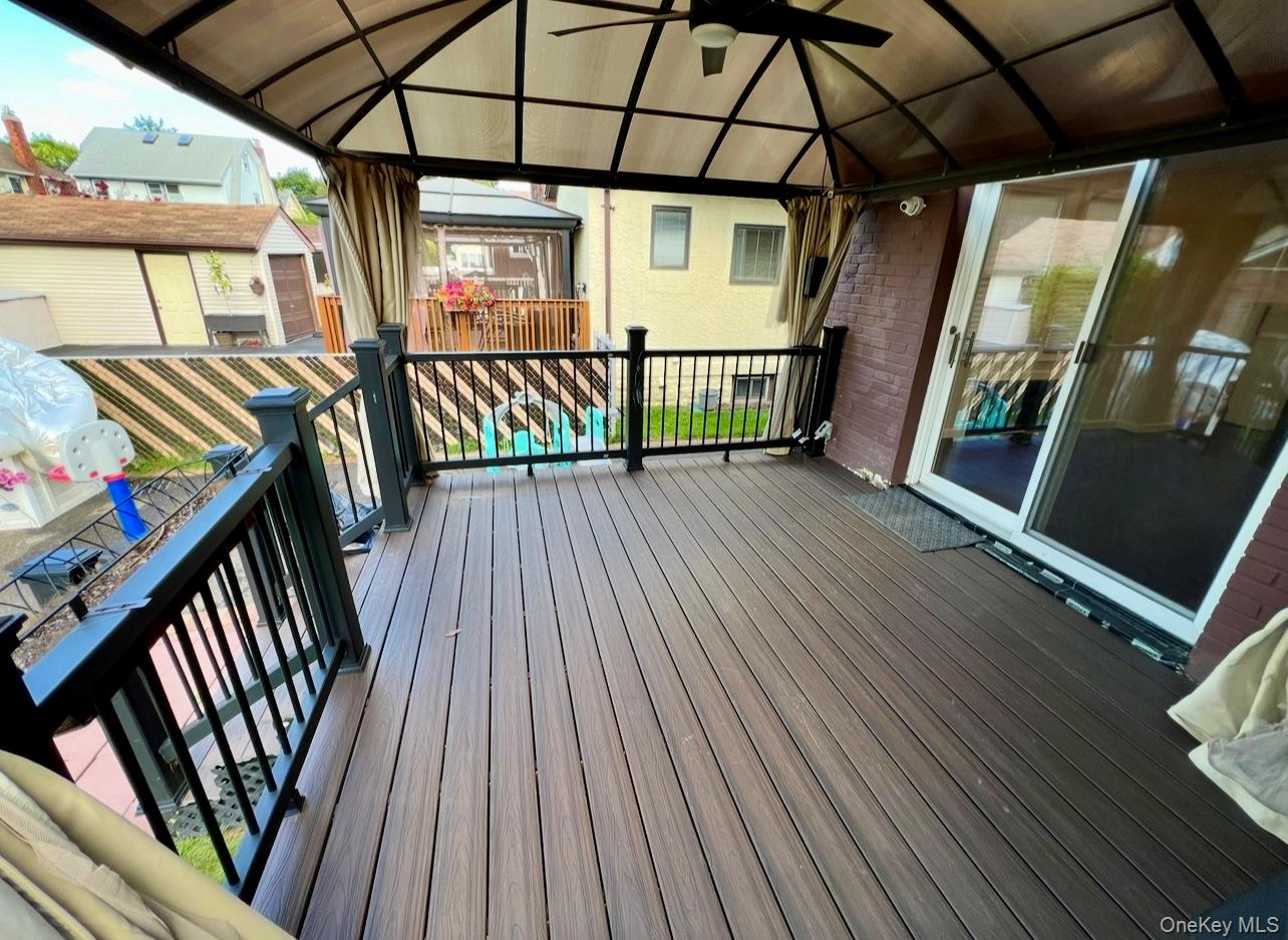 5 Lawrence Avenue, Lynbrook, NY 11563