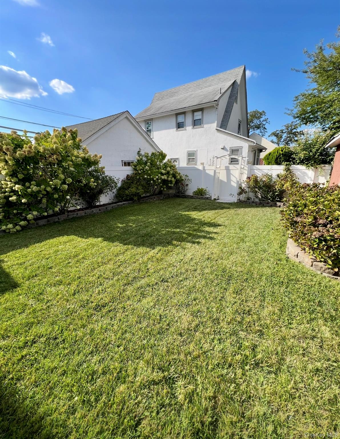 5 Lawrence Avenue, Lynbrook, NY 11563