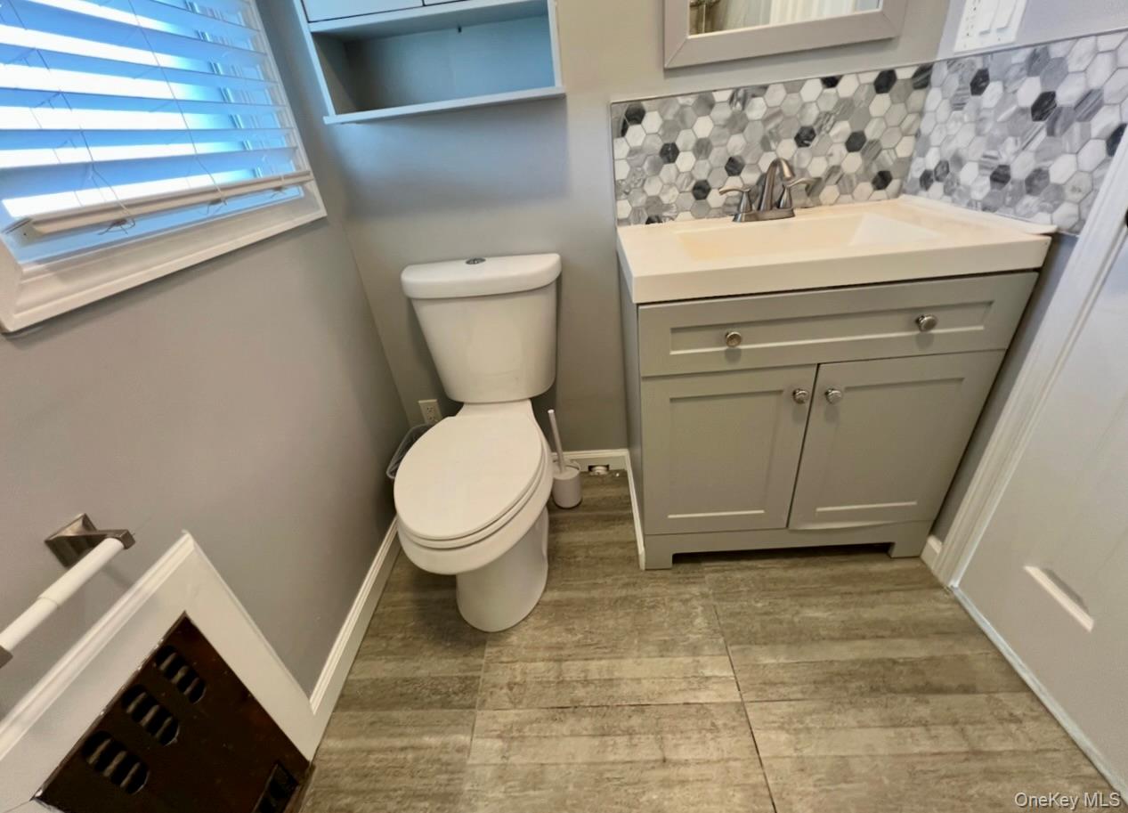 5 Lawrence Avenue, Lynbrook, NY 11563