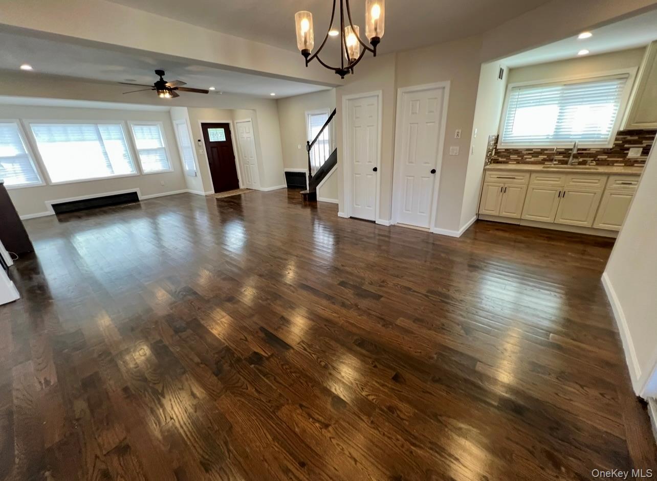 5 Lawrence Avenue, Lynbrook, NY 11563