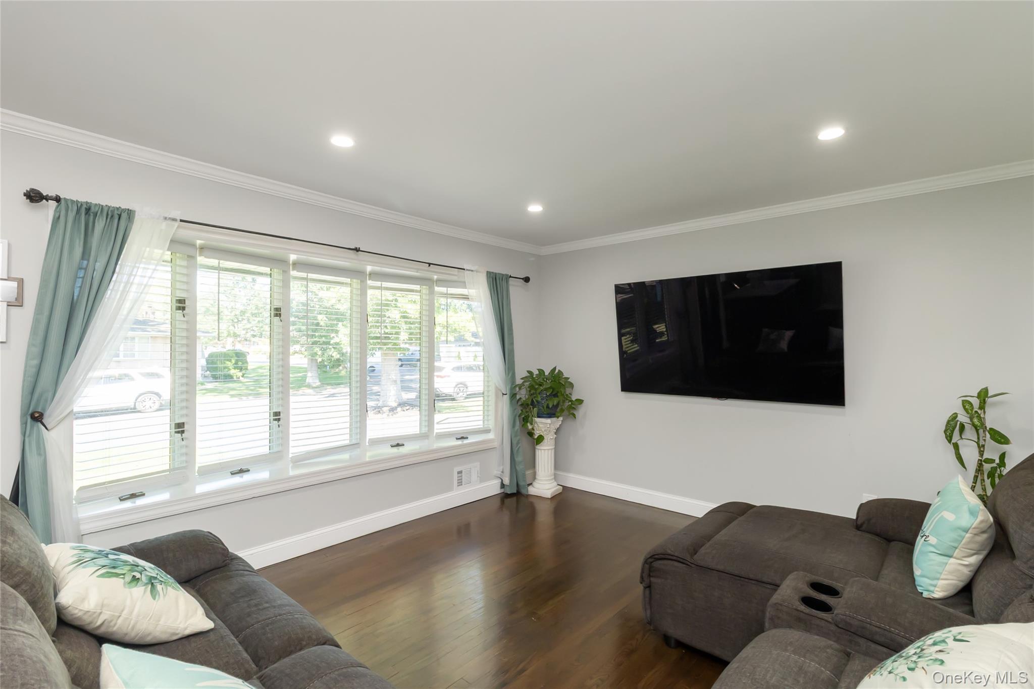 63 Hedgerow Lane, Commack, NY 11725