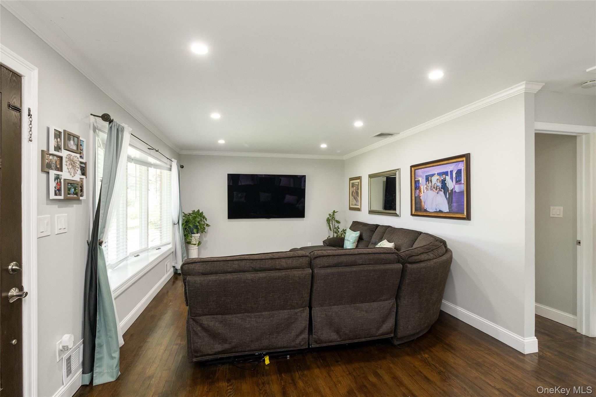 63 Hedgerow Lane, Commack, NY 11725