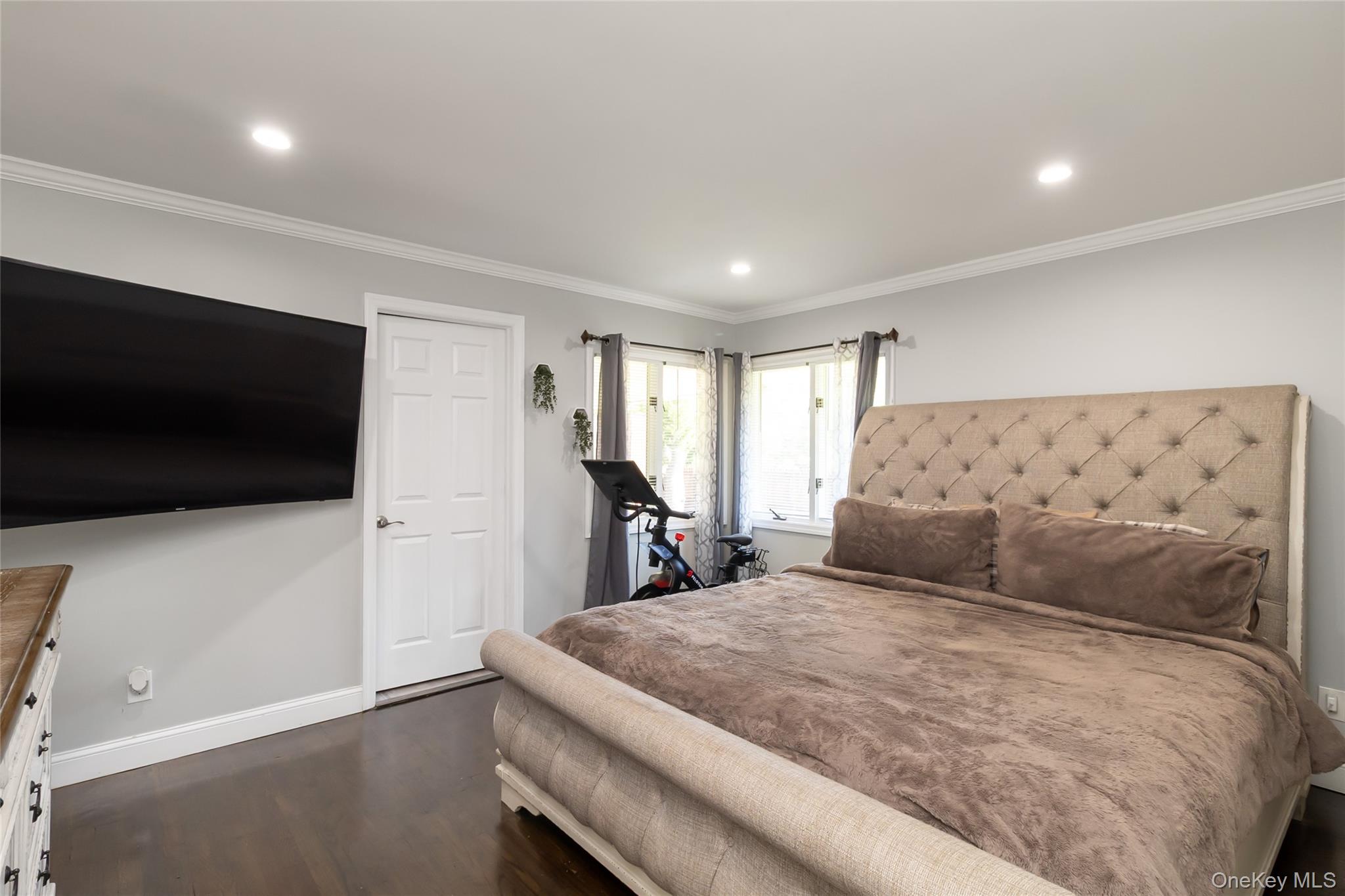 63 Hedgerow Lane, Commack, NY 11725