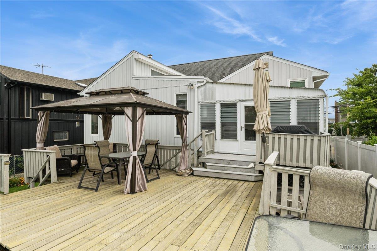 570 S Ocean Avenue, Freeport, NY 11520