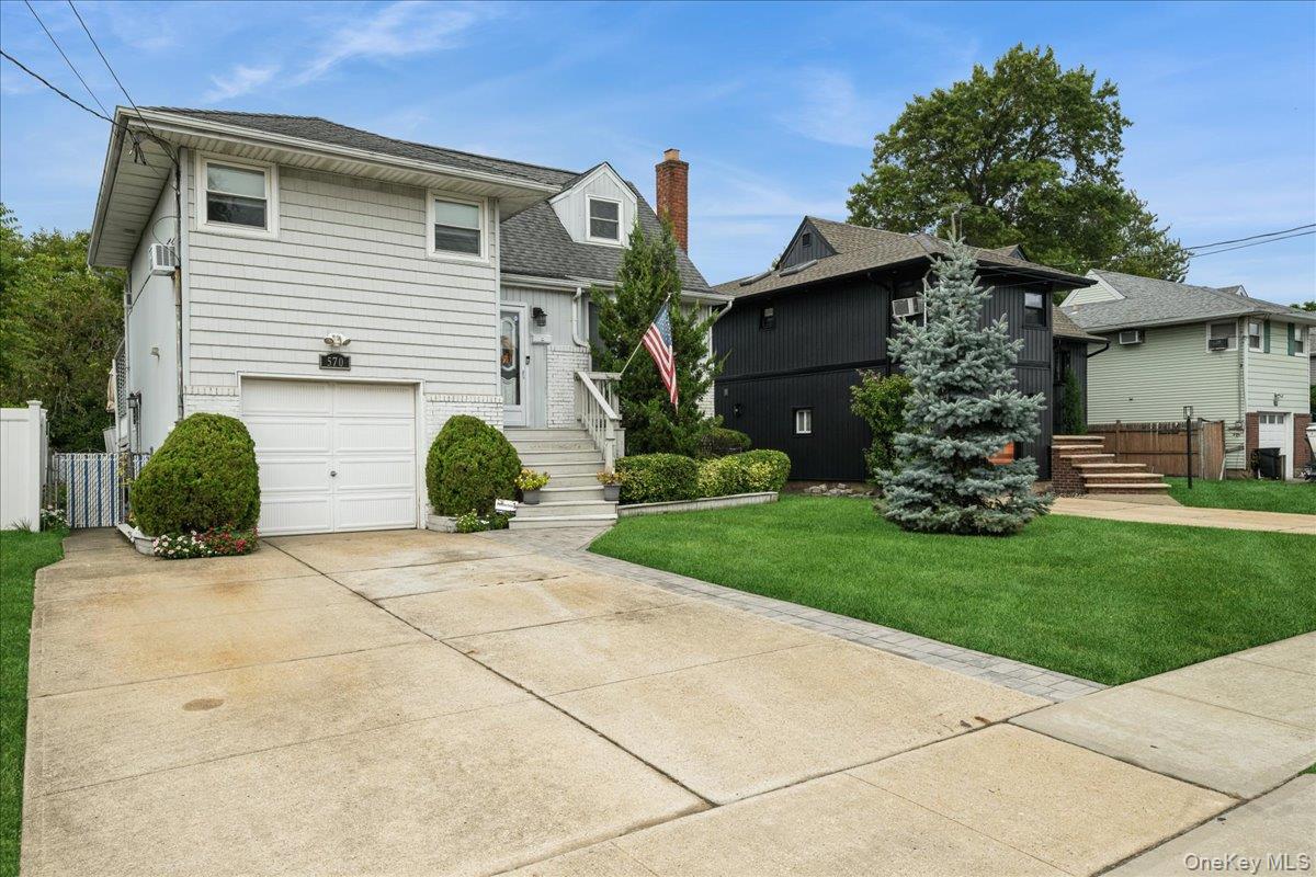 570 S Ocean Avenue, Freeport, NY 11520