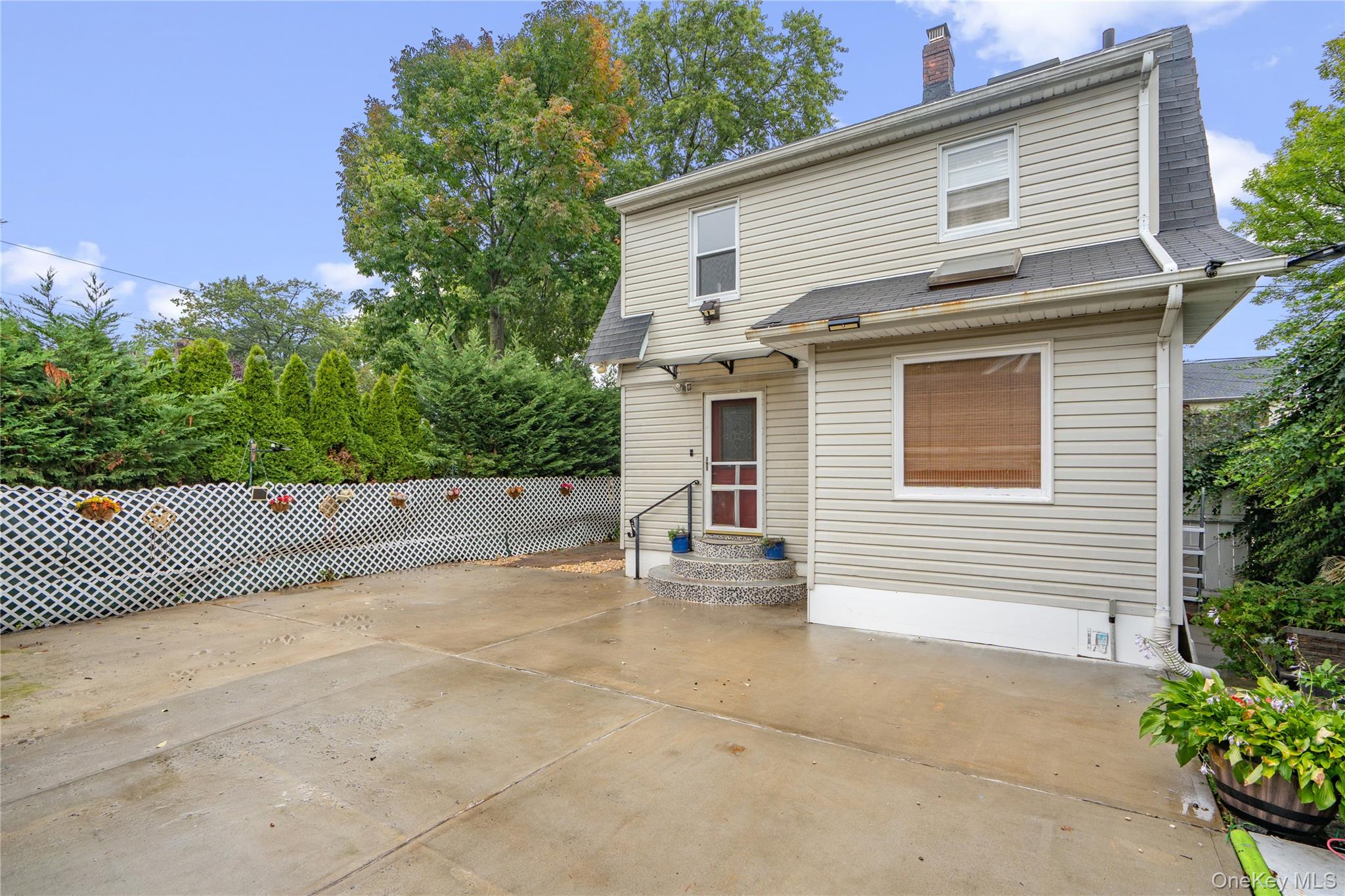 224 Bryant Avenue, Floral Park, NY 11001