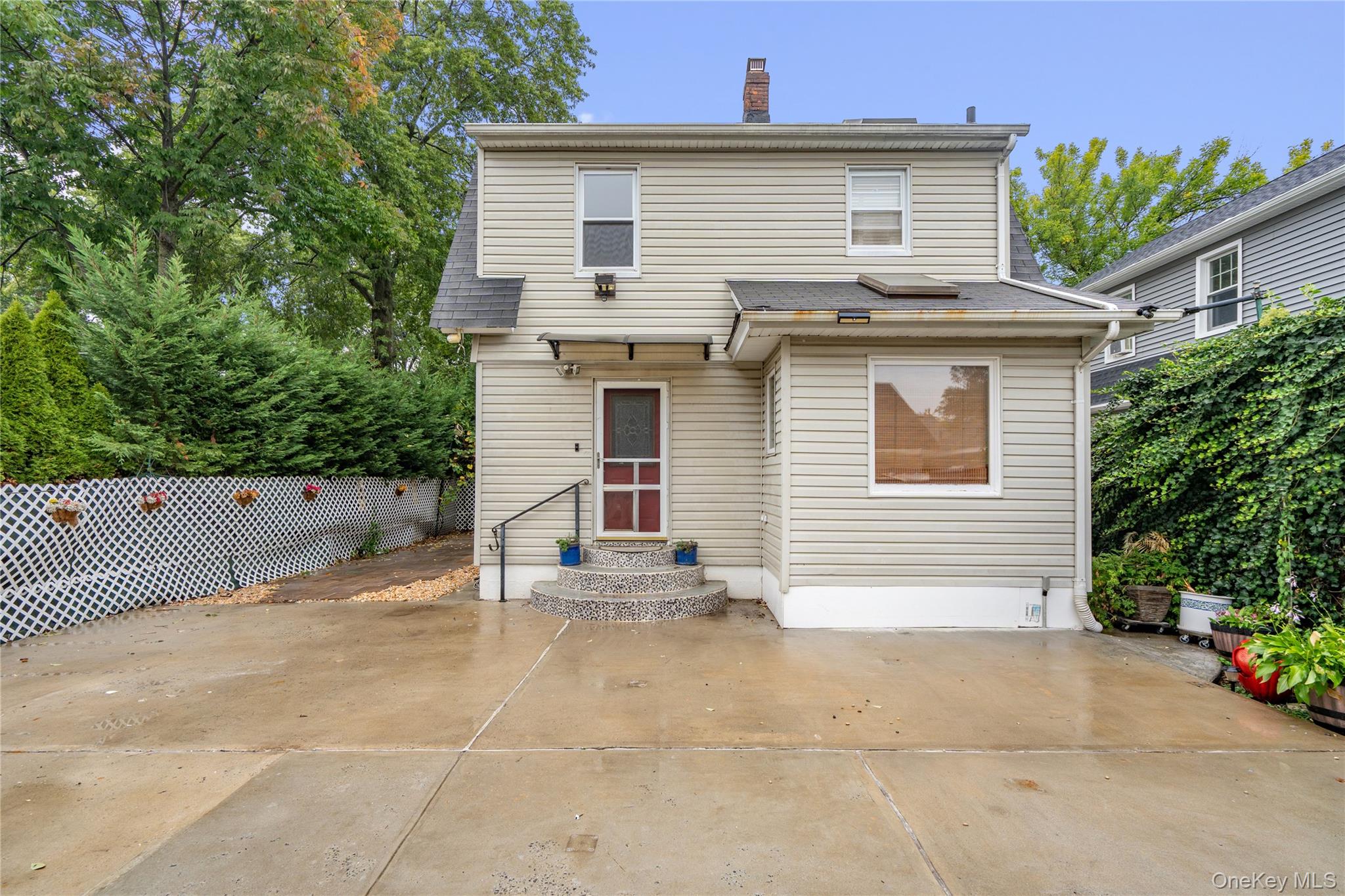 224 Bryant Avenue, Floral Park, NY 11001