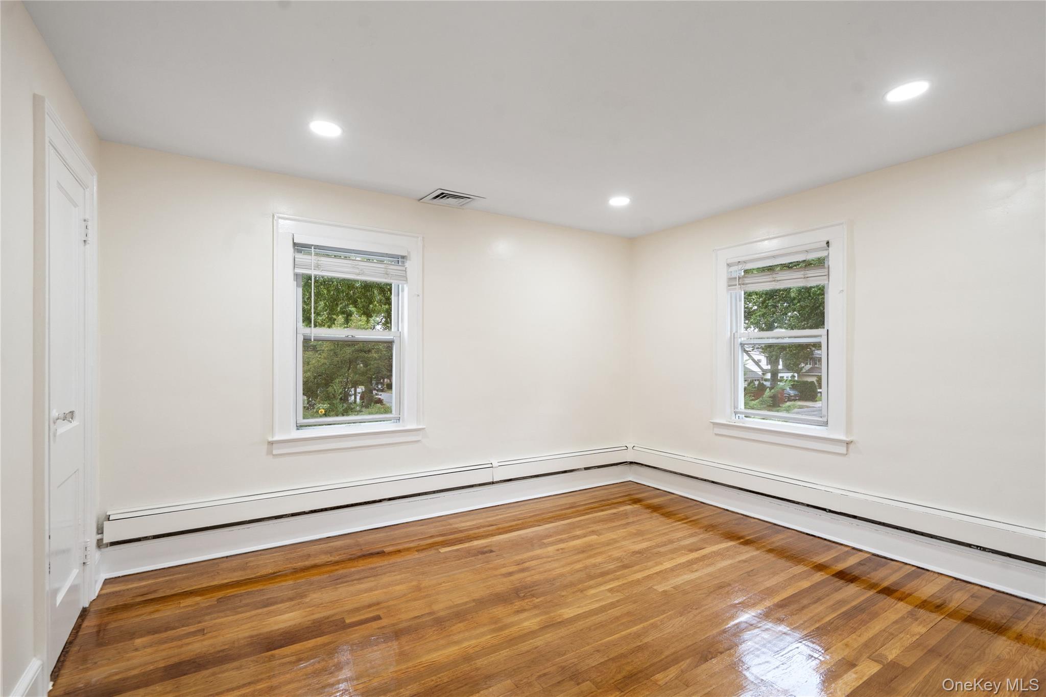 224 Bryant Avenue, Floral Park, NY 11001