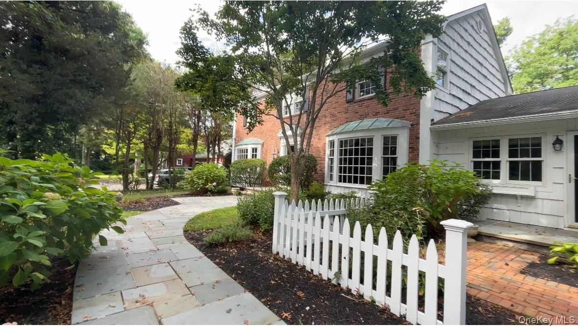 17 John Daves Lane, Huntington, NY 11743
