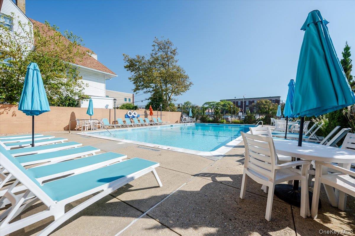 185 W Park Avenue # 209, Long Beach, NY 11561