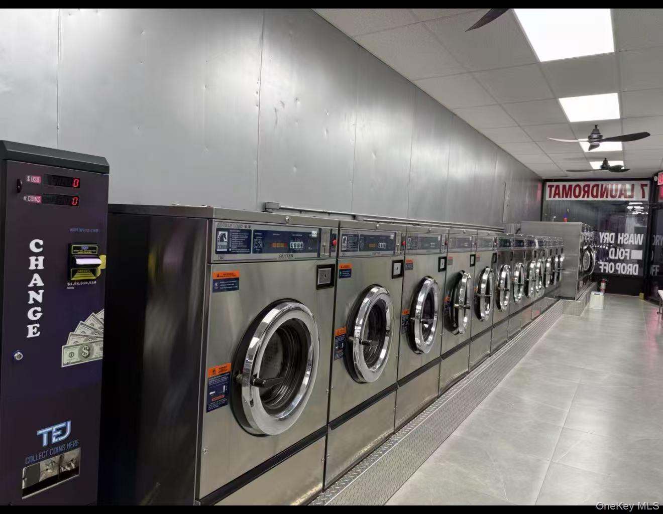 14244 Roosevelt Avenue, Flushing, NY 11354