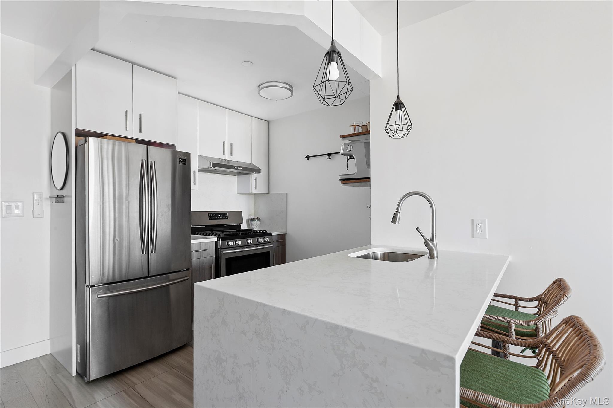 6298 Woodhaven Boulevard # 4I, Rego Park, NY 11374