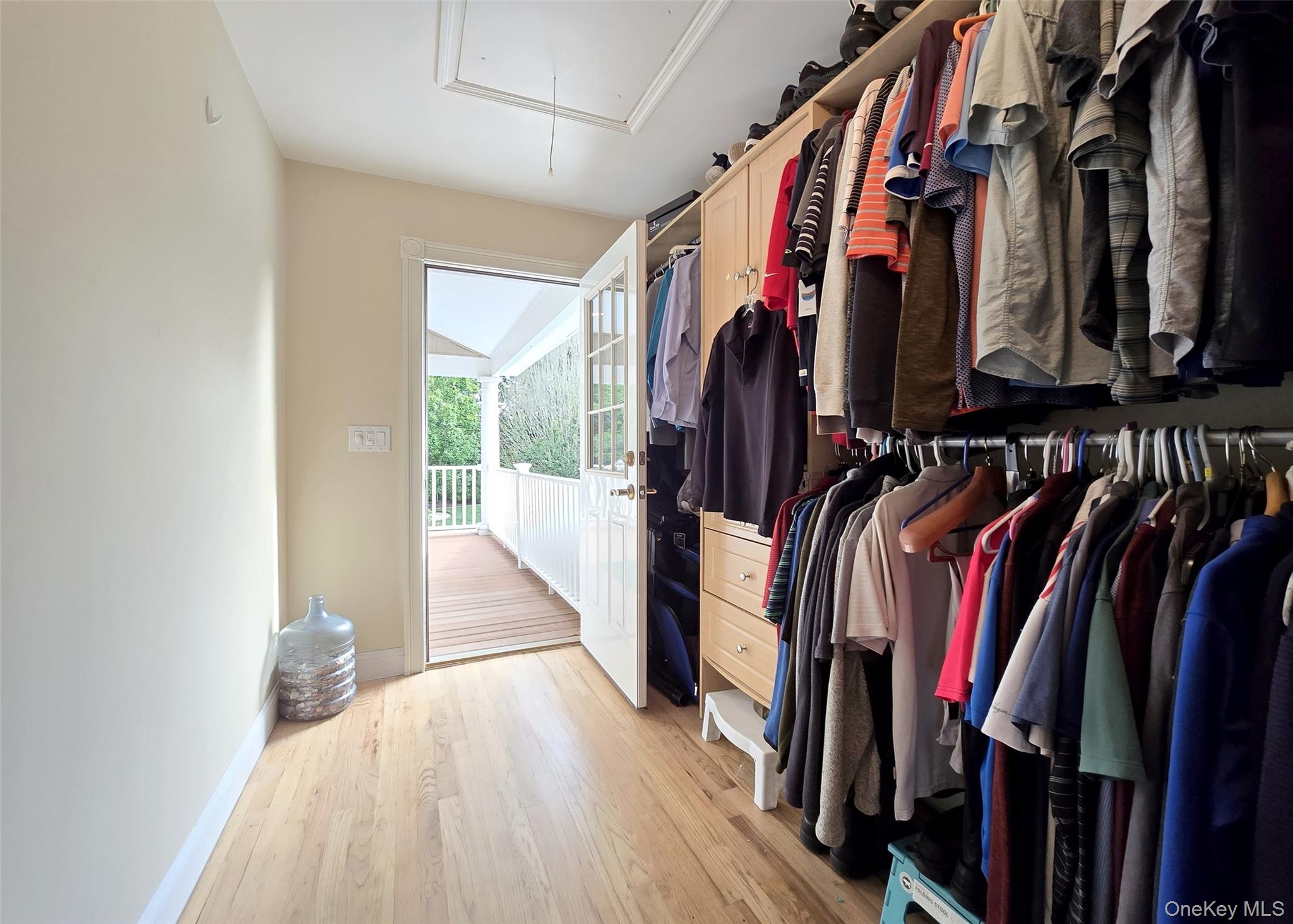 21 Durham Place, Lake Grove, NY 11755