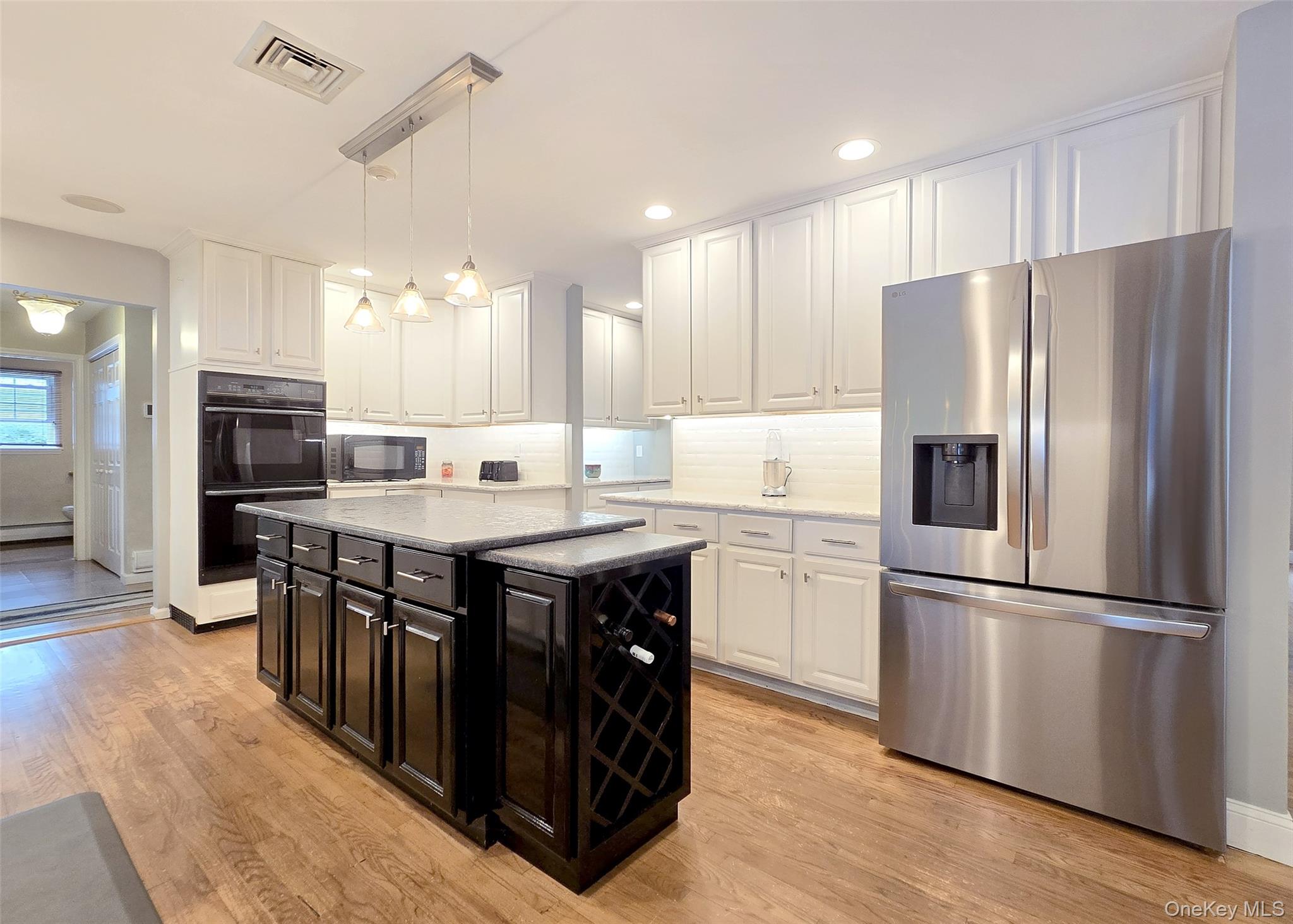 21 Durham Place, Lake Grove, NY 11755