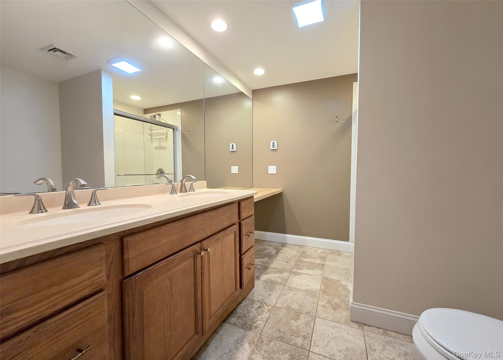 21 Durham Place, Lake Grove, NY 11755