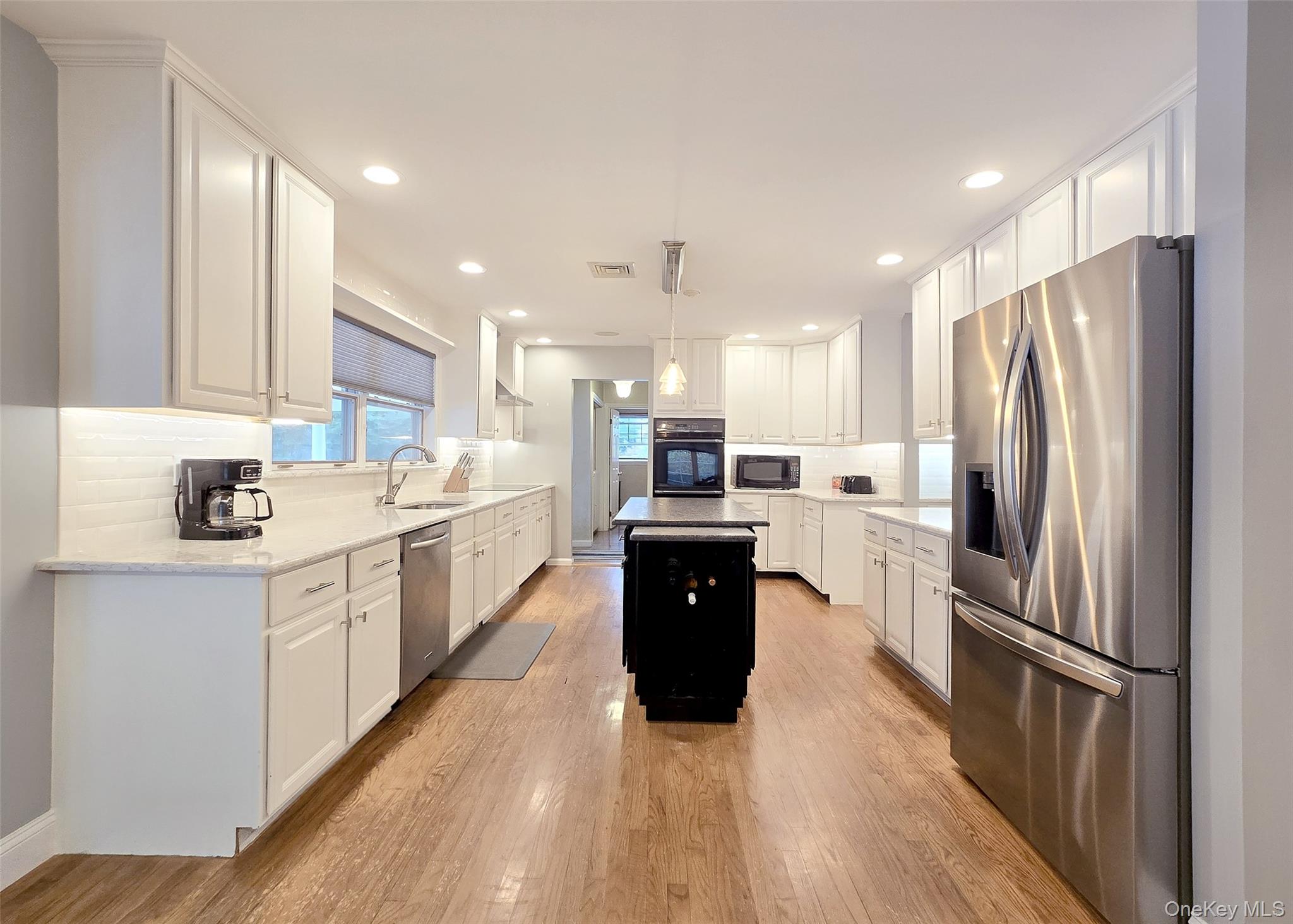 21 Durham Place, Lake Grove, NY 11755