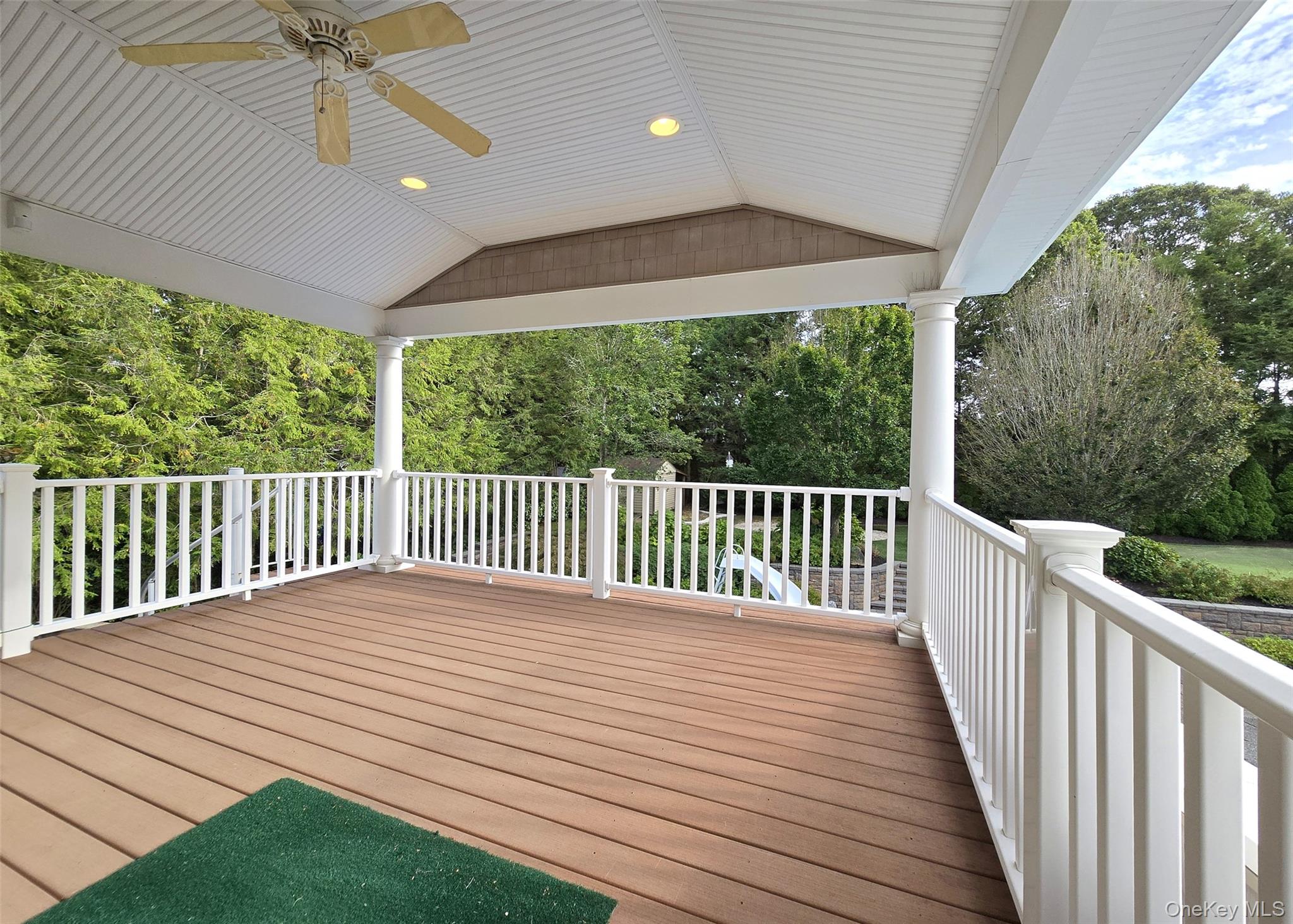 21 Durham Place, Lake Grove, NY 11755