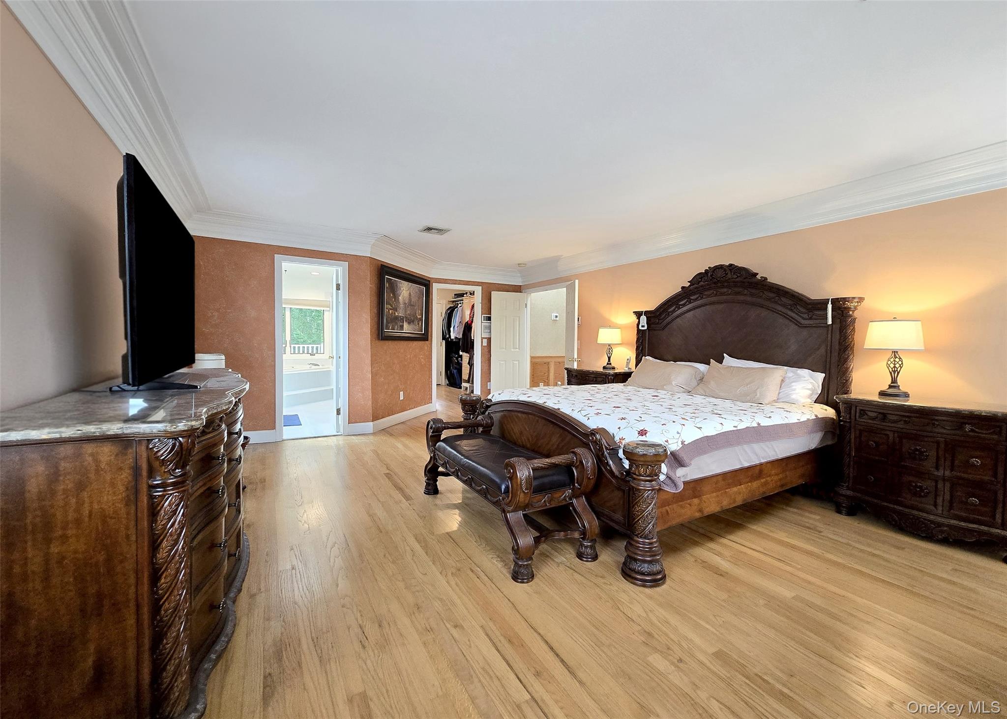 21 Durham Place, Lake Grove, NY 11755