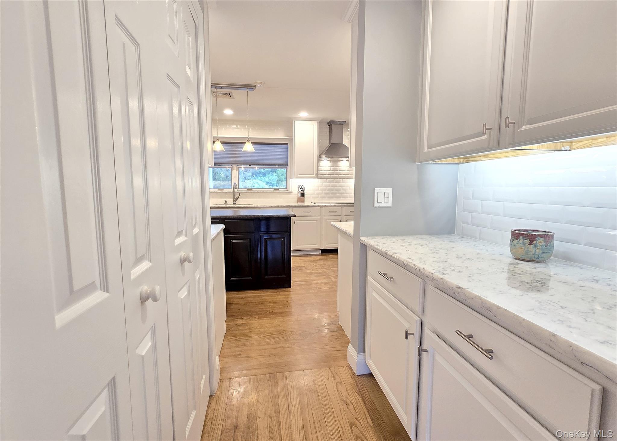 21 Durham Place, Lake Grove, NY 11755