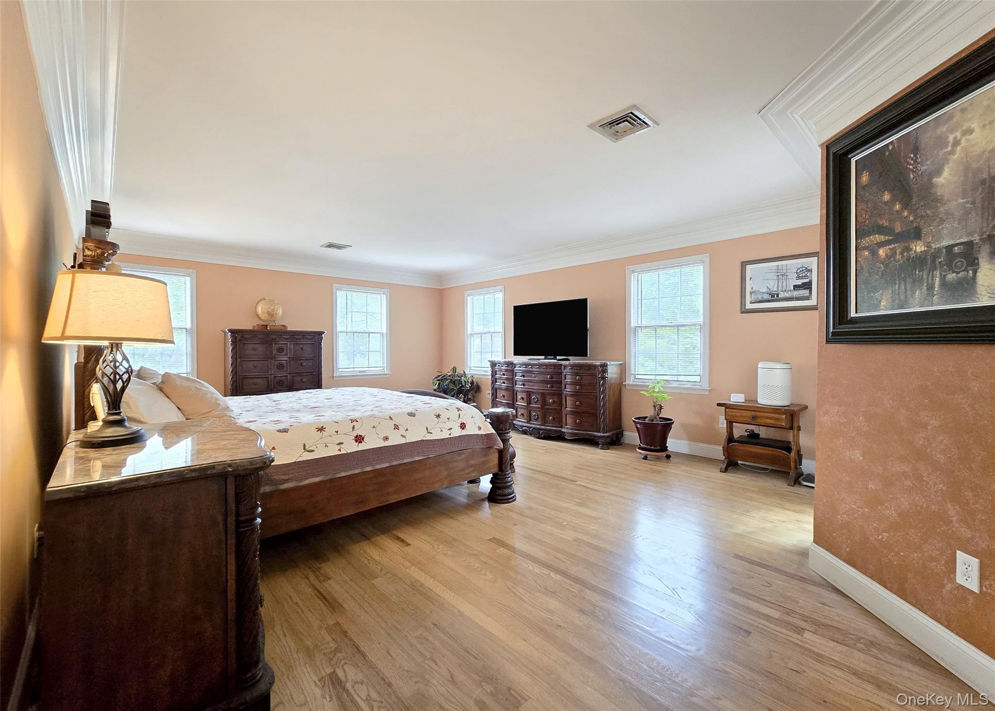 21 Durham Place, Lake Grove, NY 11755