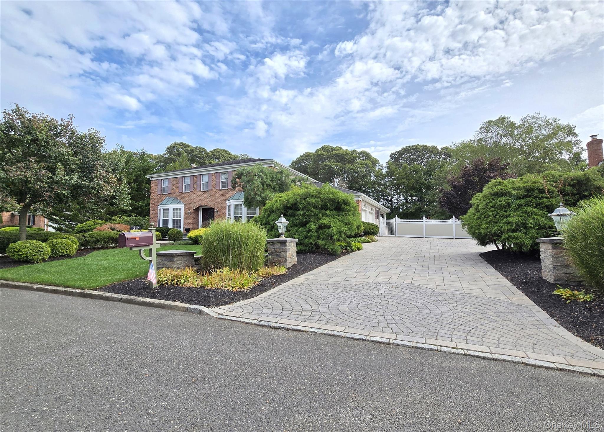 21 Durham Place, Lake Grove, NY 11755