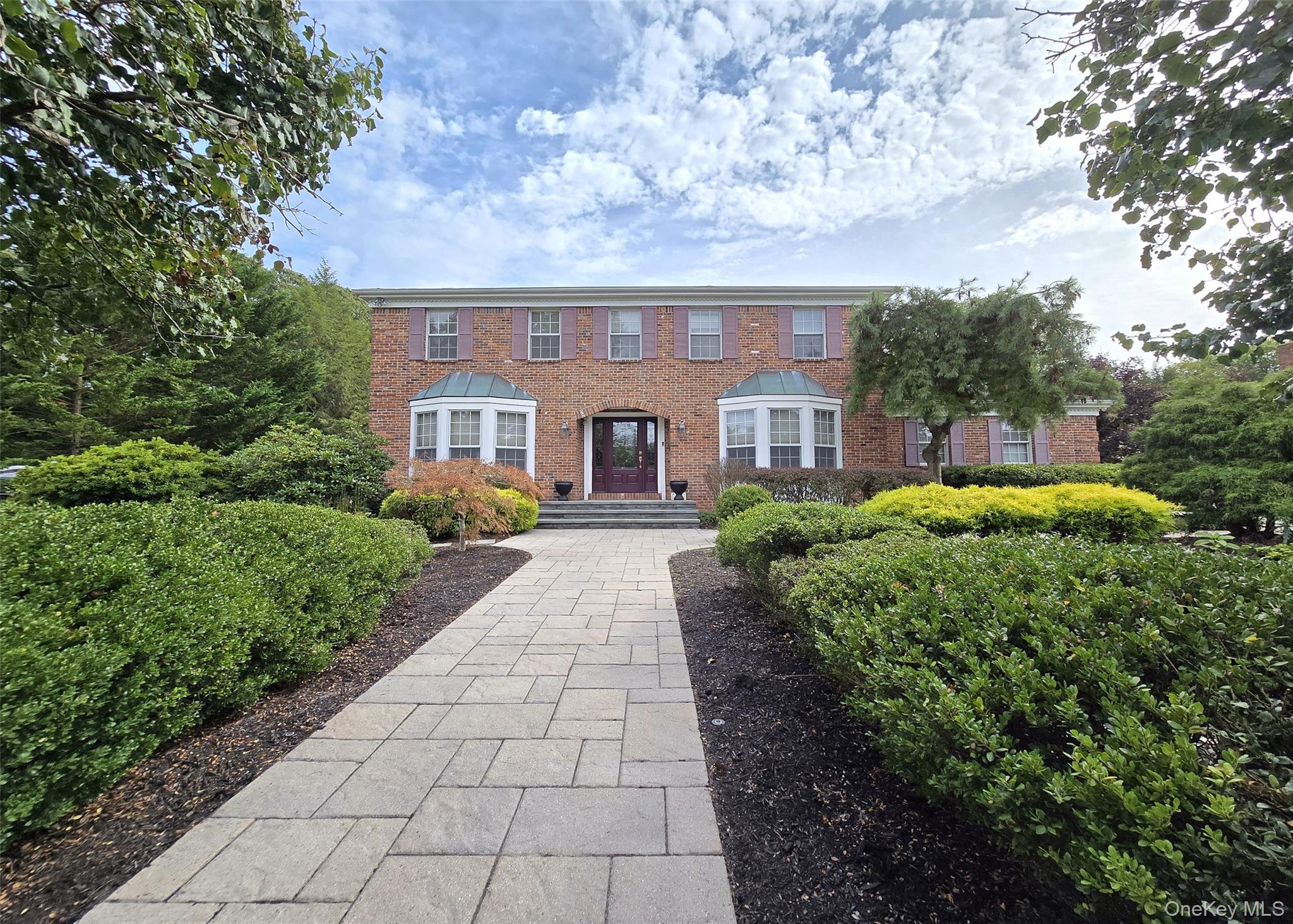 21 Durham Place, Lake Grove, NY 11755