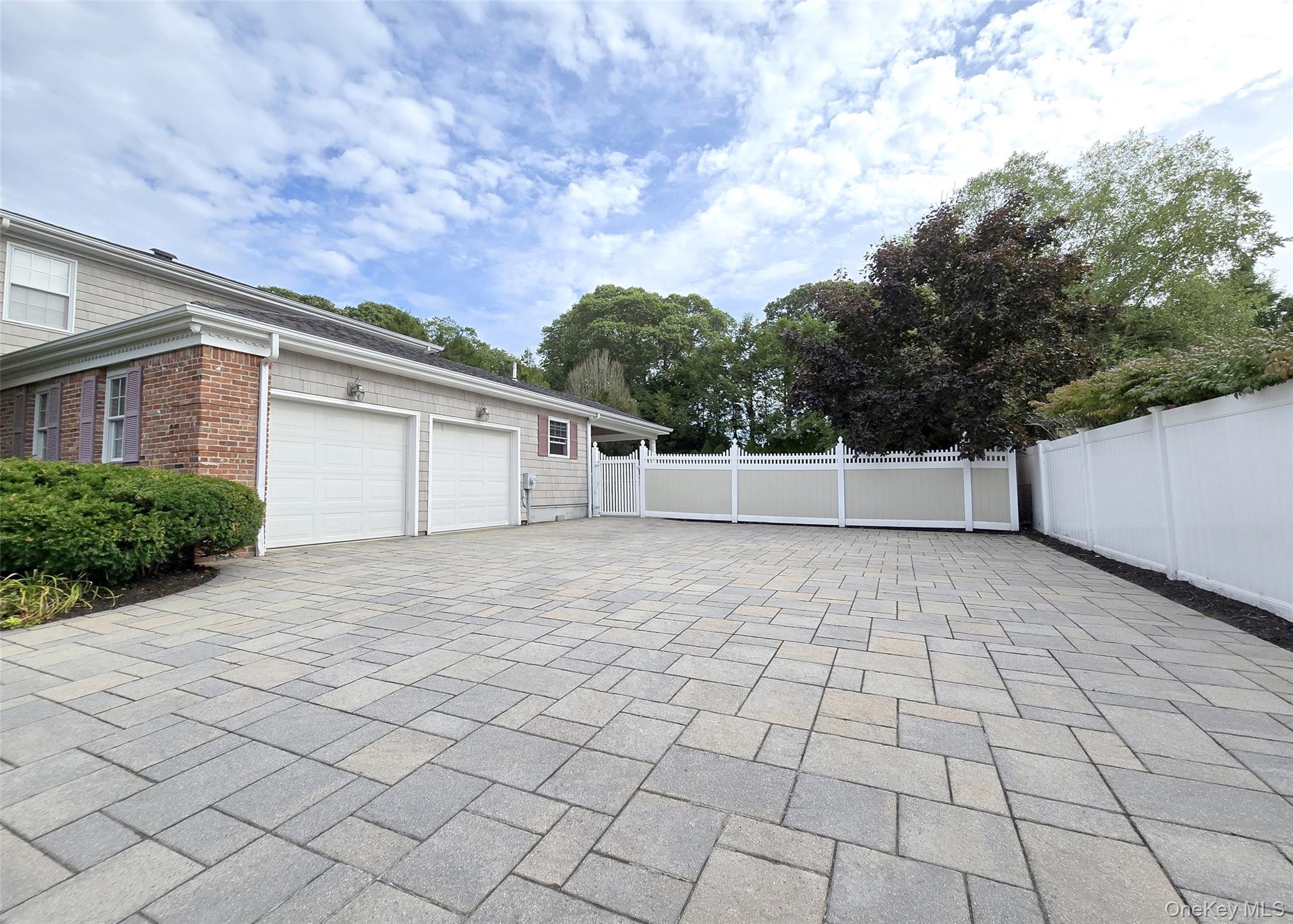 21 Durham Place, Lake Grove, NY 11755