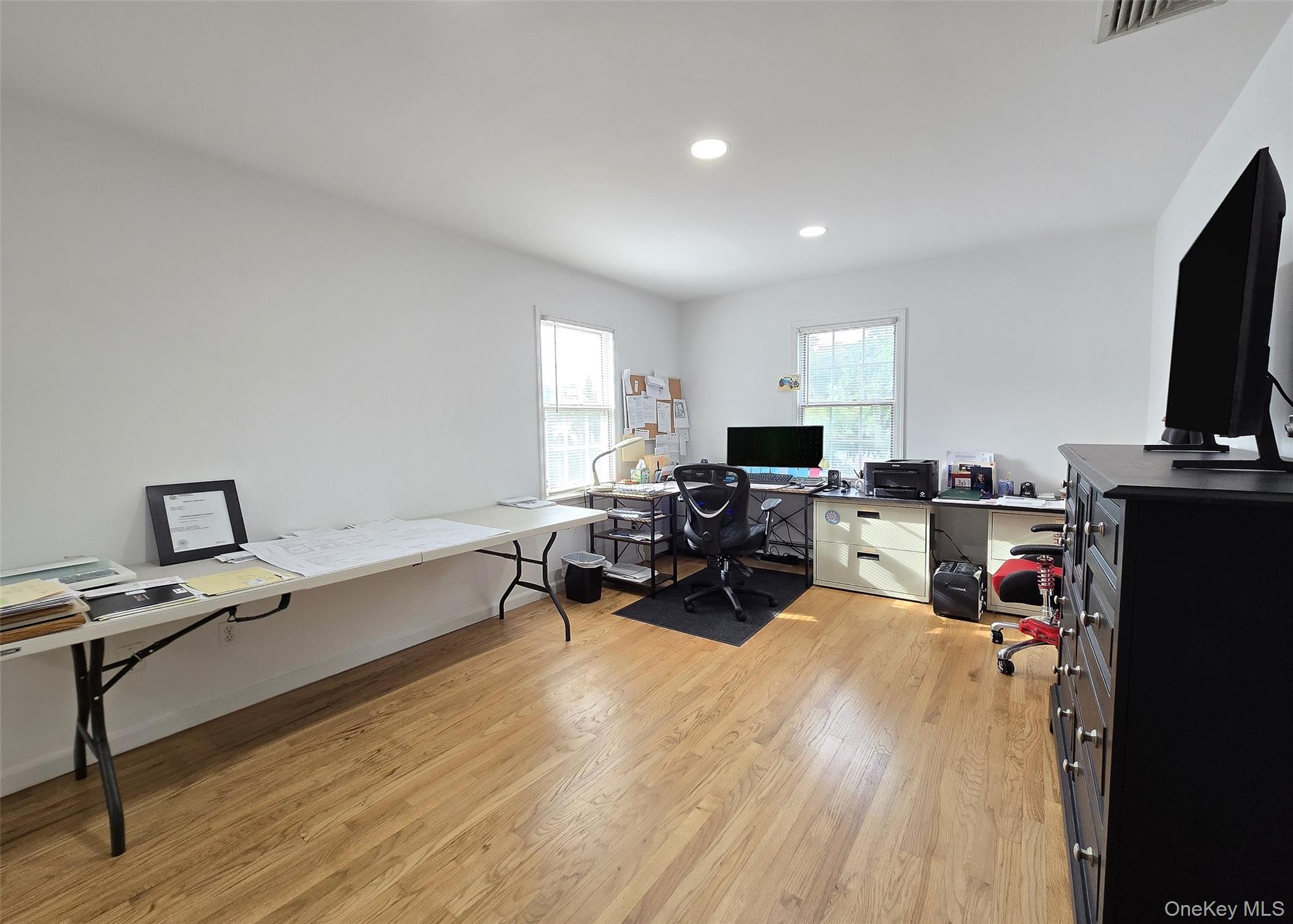 21 Durham Place, Lake Grove, NY 11755