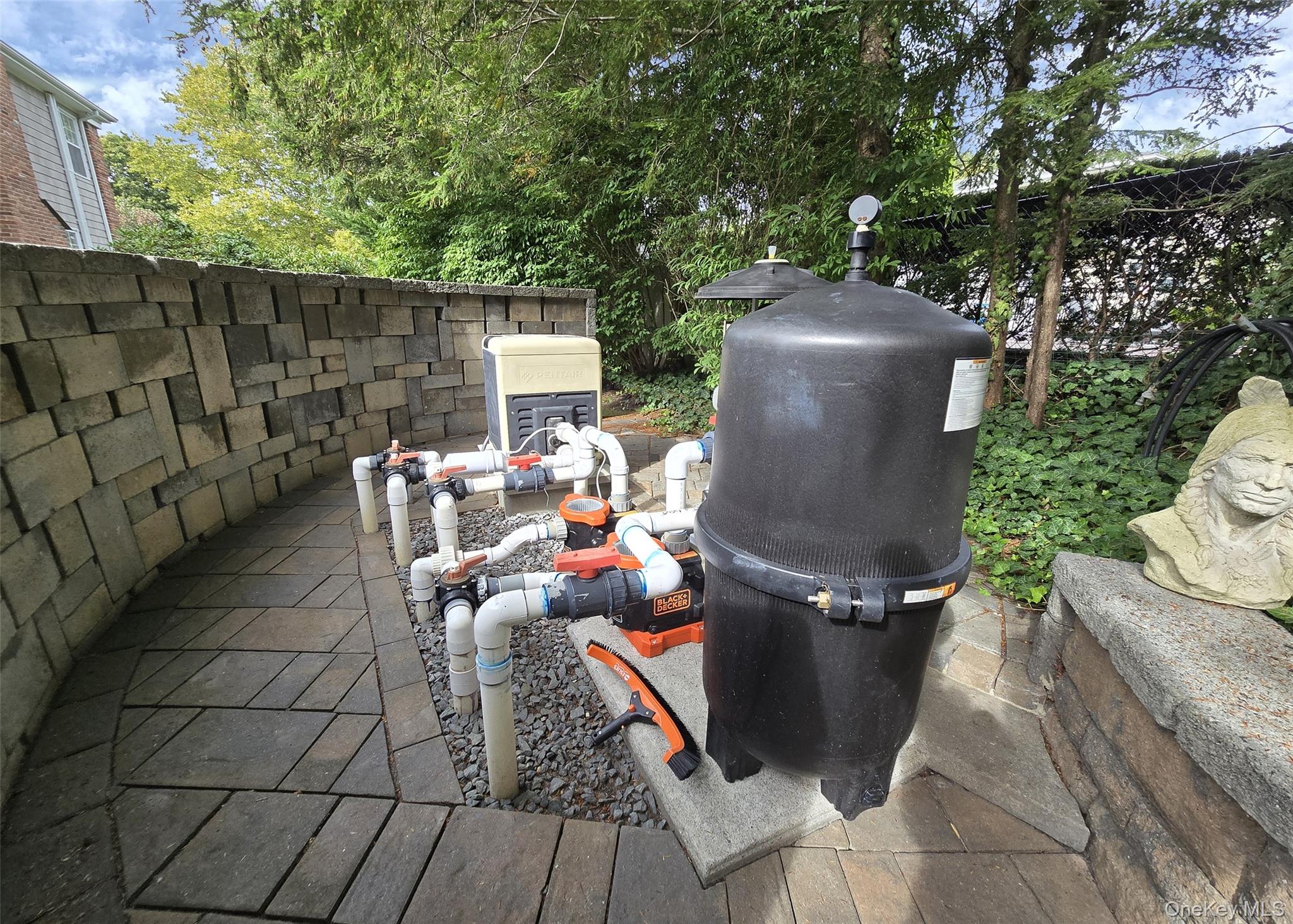 21 Durham Place, Lake Grove, NY 11755