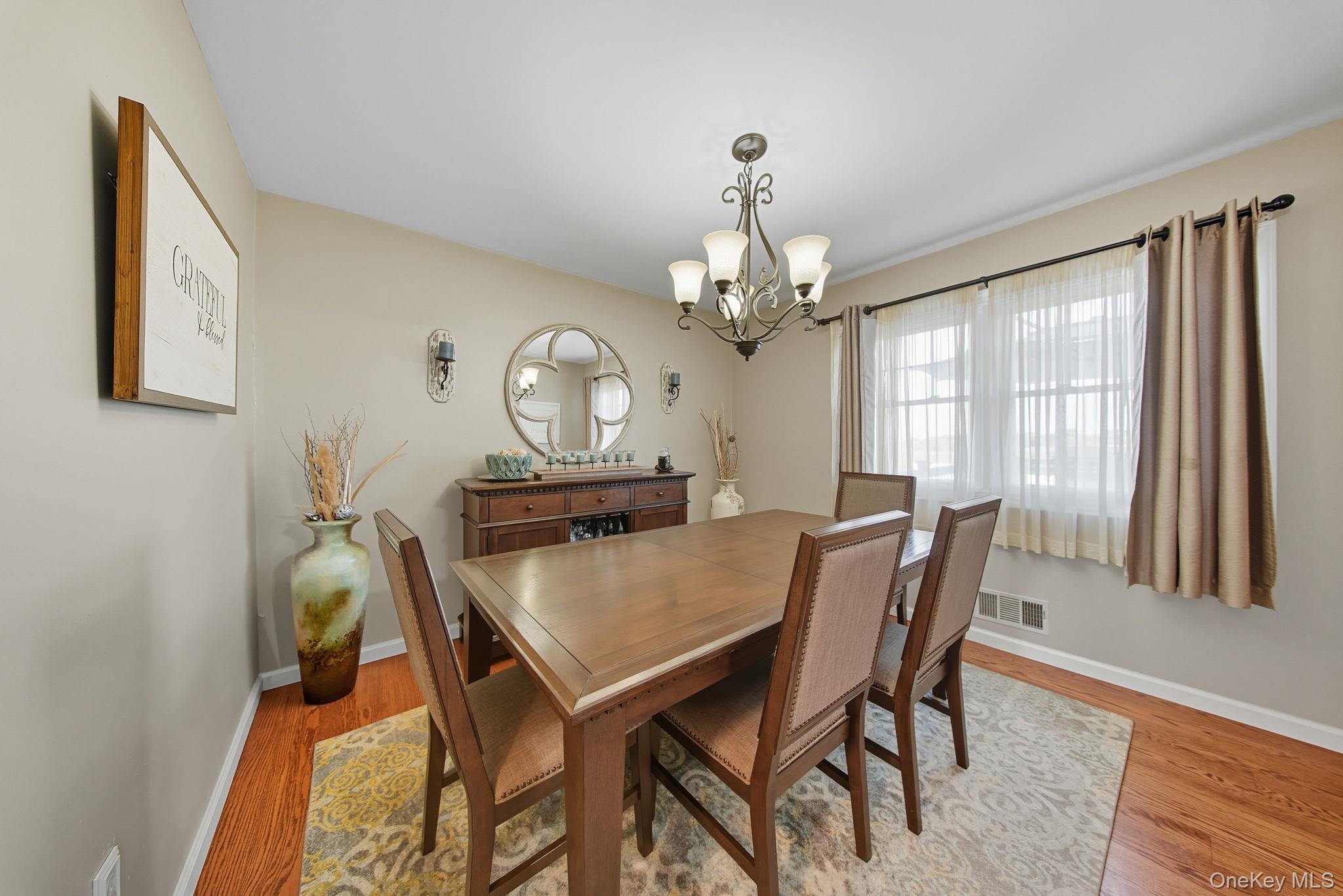 33 Red Barn Lane, Middletown, NY 10940