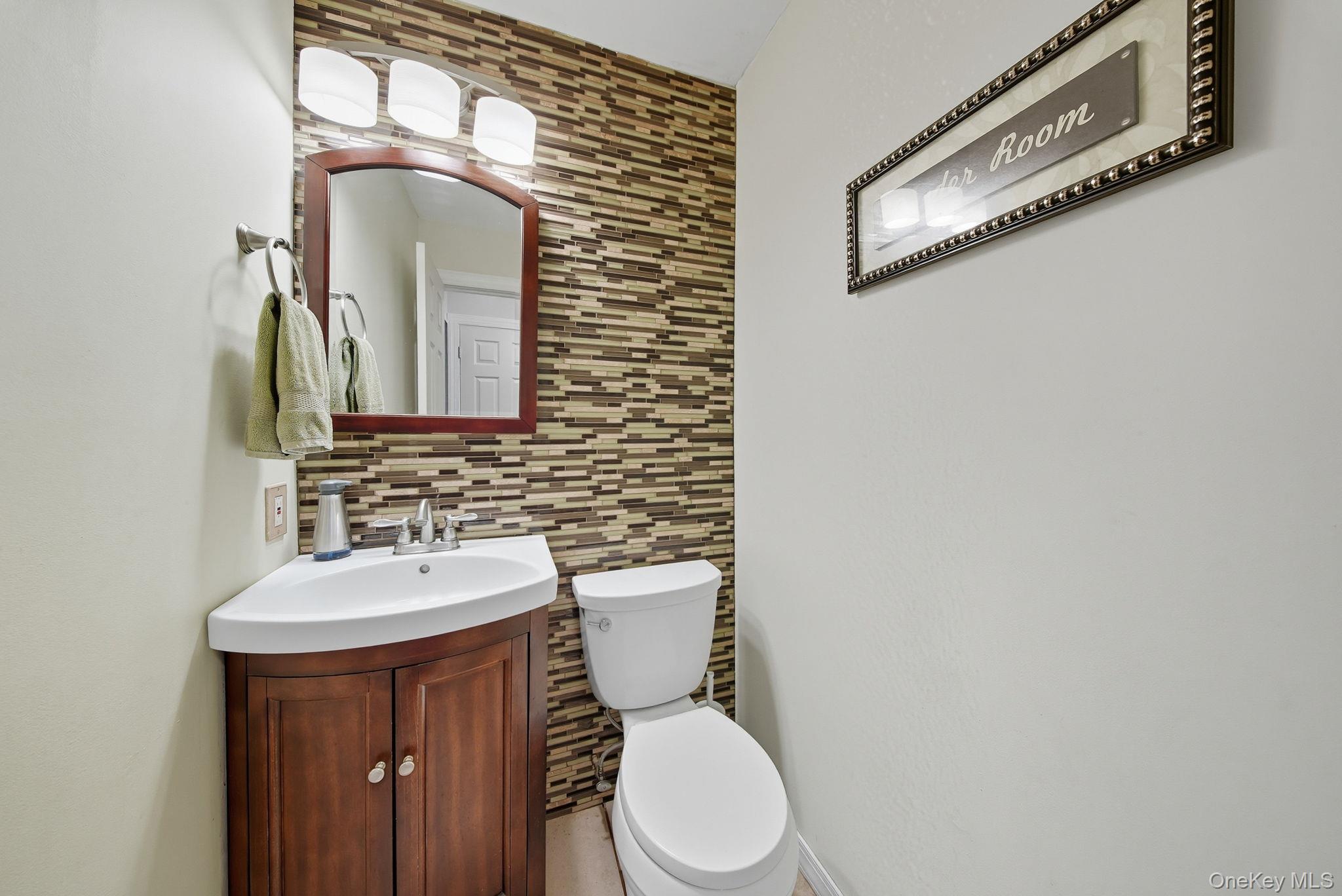 33 Red Barn Lane, Middletown, NY 10940